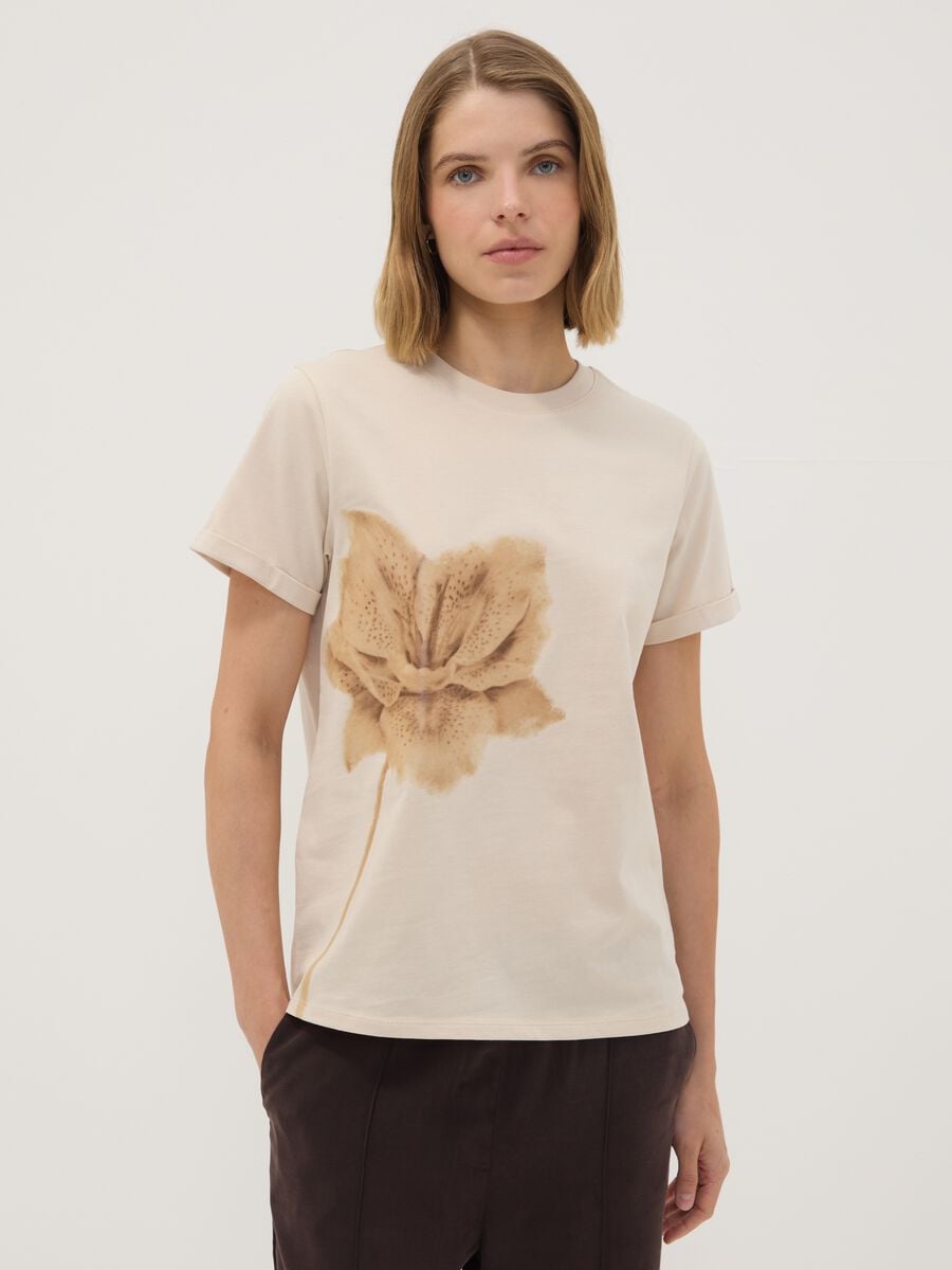Beige pure cotton crew-neck T-shirt with floral print, regular fit_0