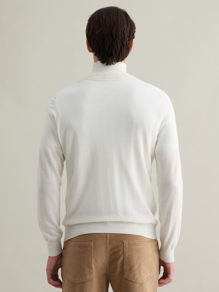 Turtle-neck Merino wool pullover_3