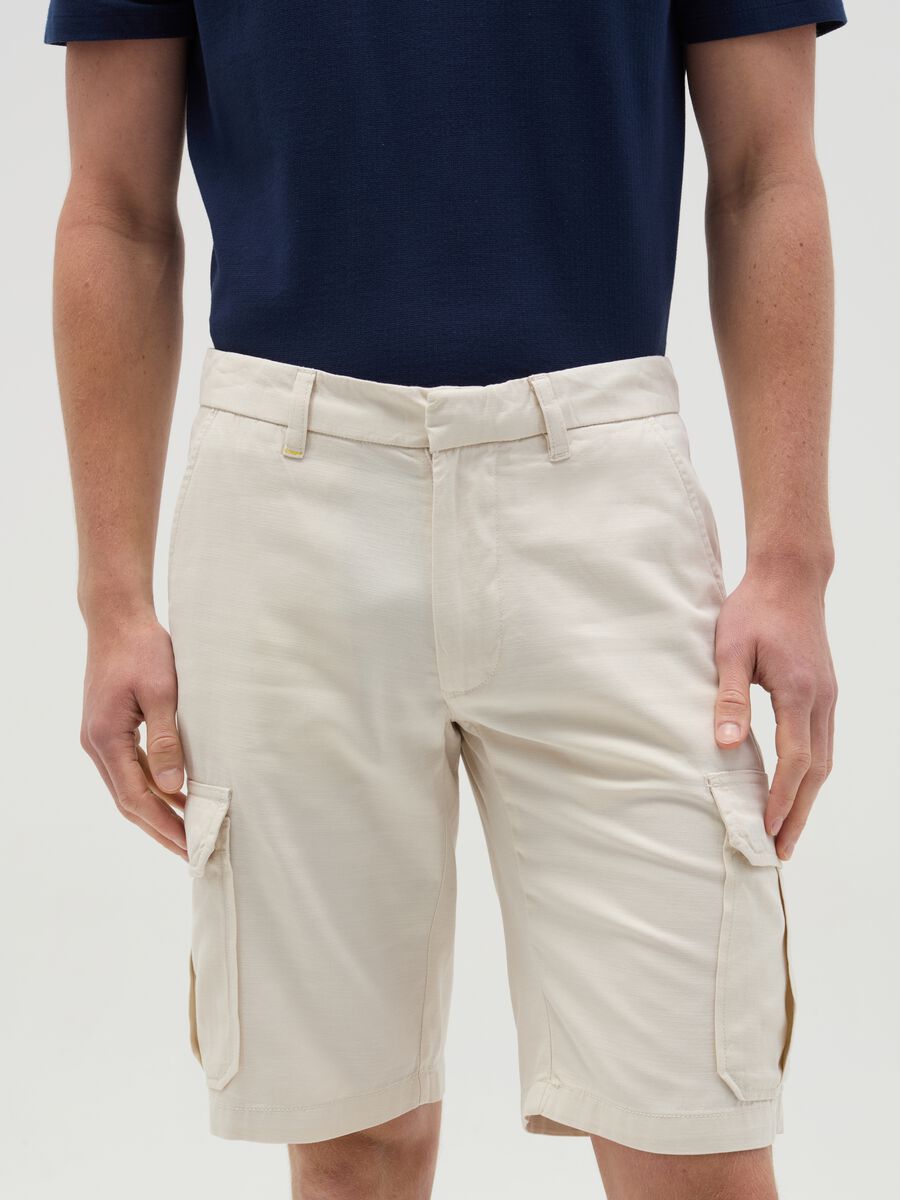 Cargo Bermuda shorts in cotton and linen_1