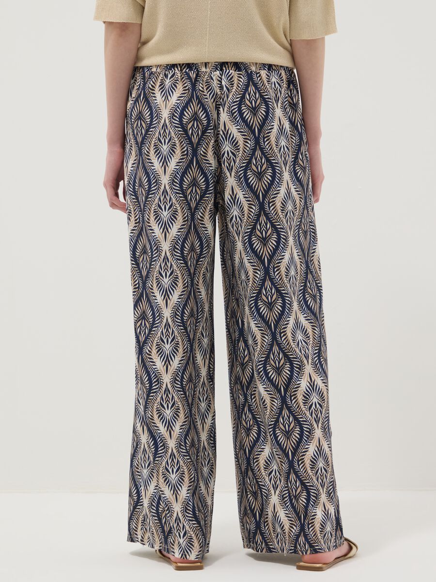 Blue pure-viscose trousers with all-over print, regular fit_2