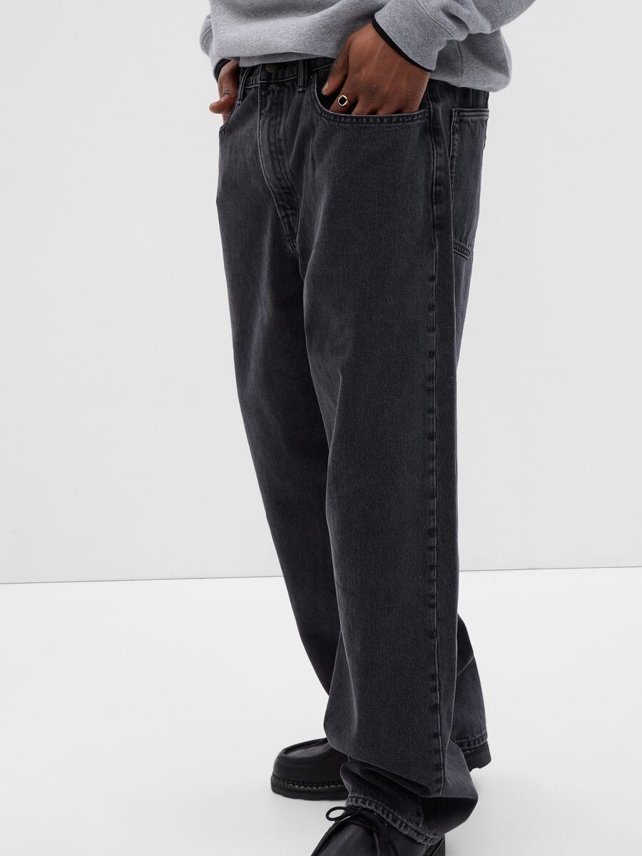 Baggy-fit jeans with mid-rise waist_1