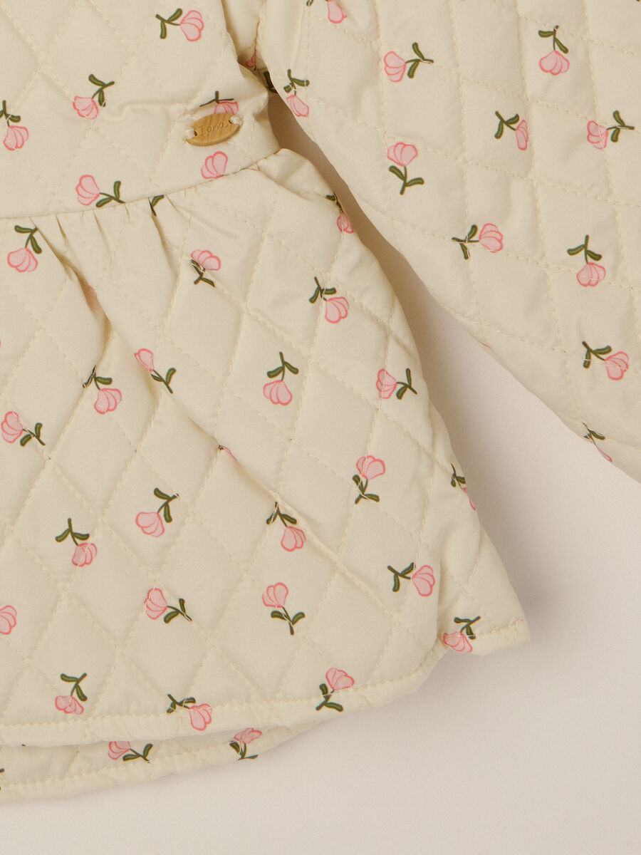Beige jacket for newborn girl with floral print_2