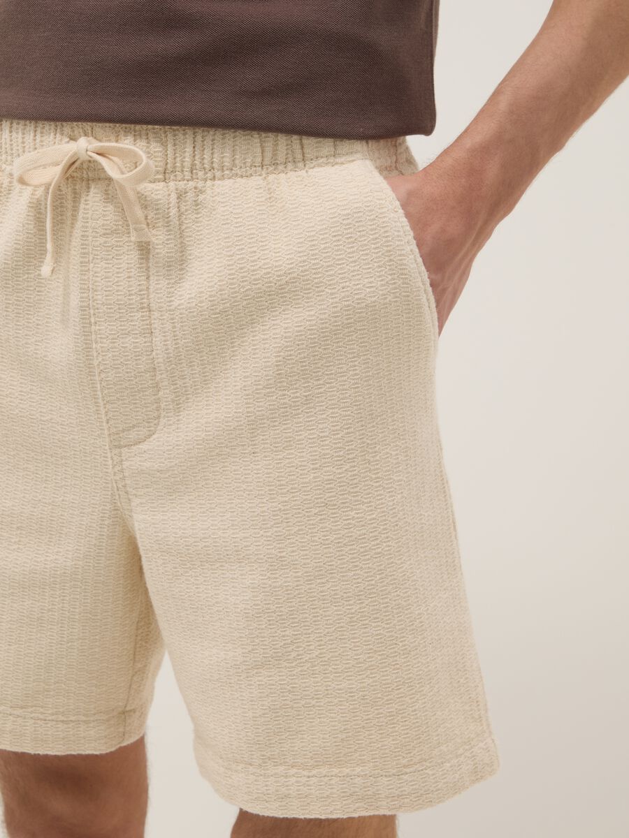 Beige pure cotton Bermuda shorts_3