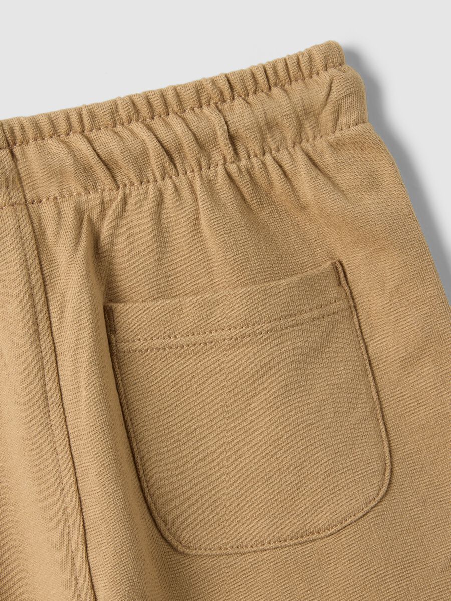Beige pure cotton shorts for children with a regular fit_3
