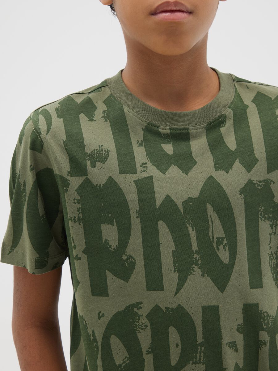 T-shirt da ragazzo in puro cotone verde regular fit con stampa grafica_2