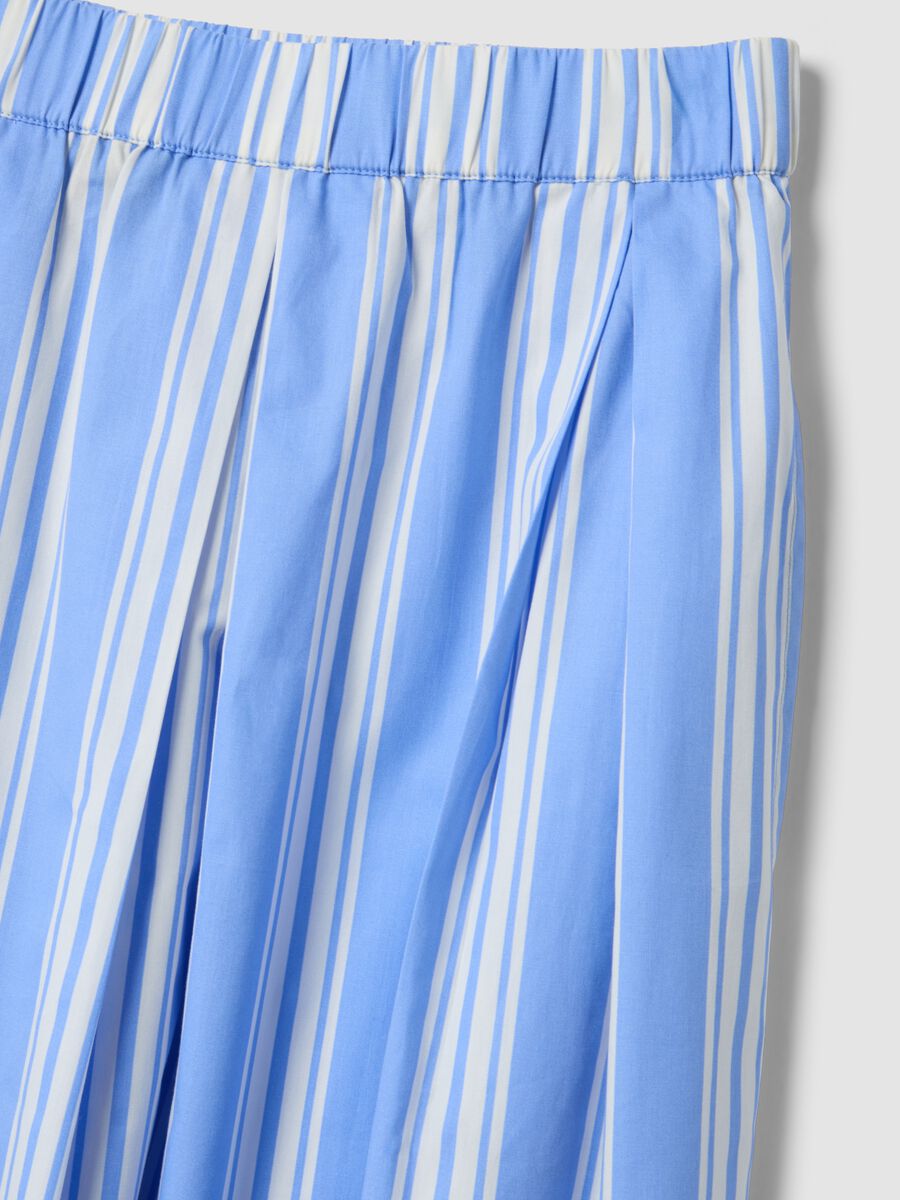 Gonna midi azzurra a righe in puro cotone_5