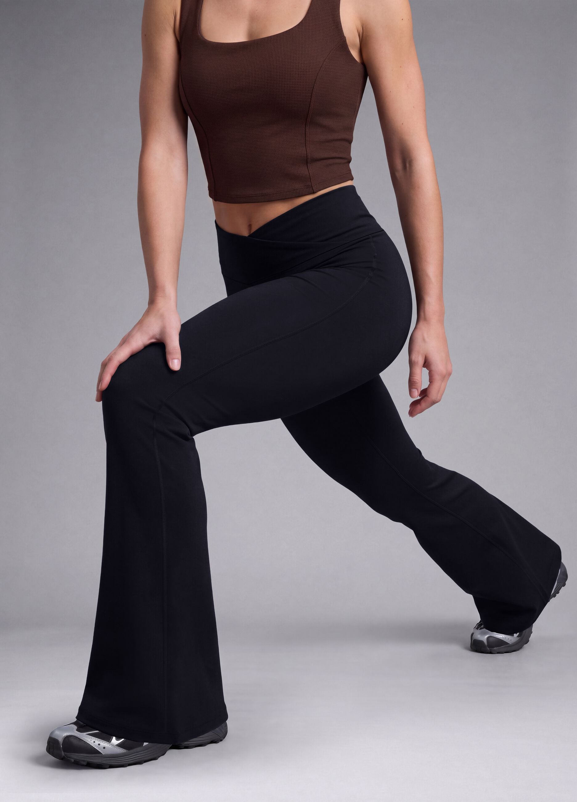 Black flared leggings in stretch fabric &ndash; ALTAVIA STUDIO