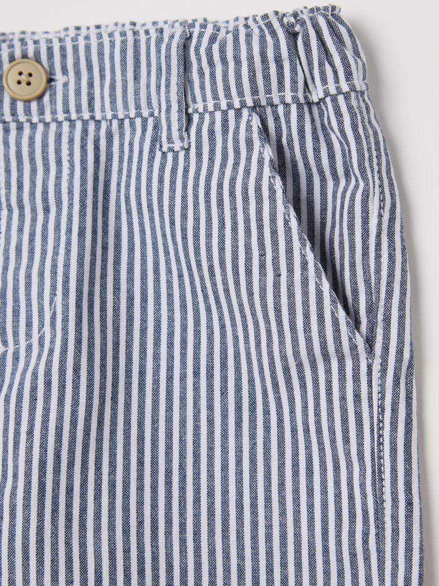 Cotton shorts with white and blue stripes_2