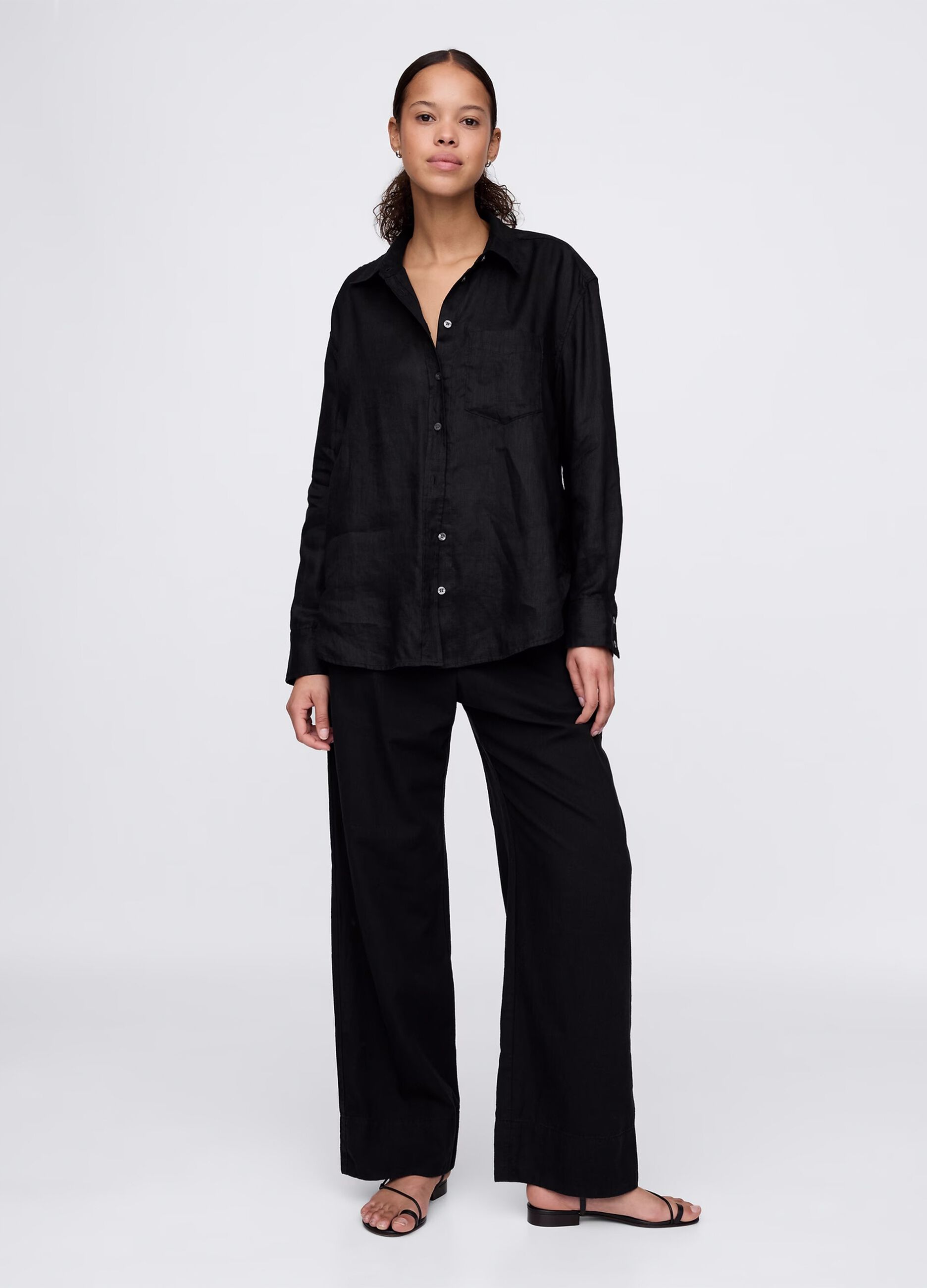Wide black shirt in 100% linen