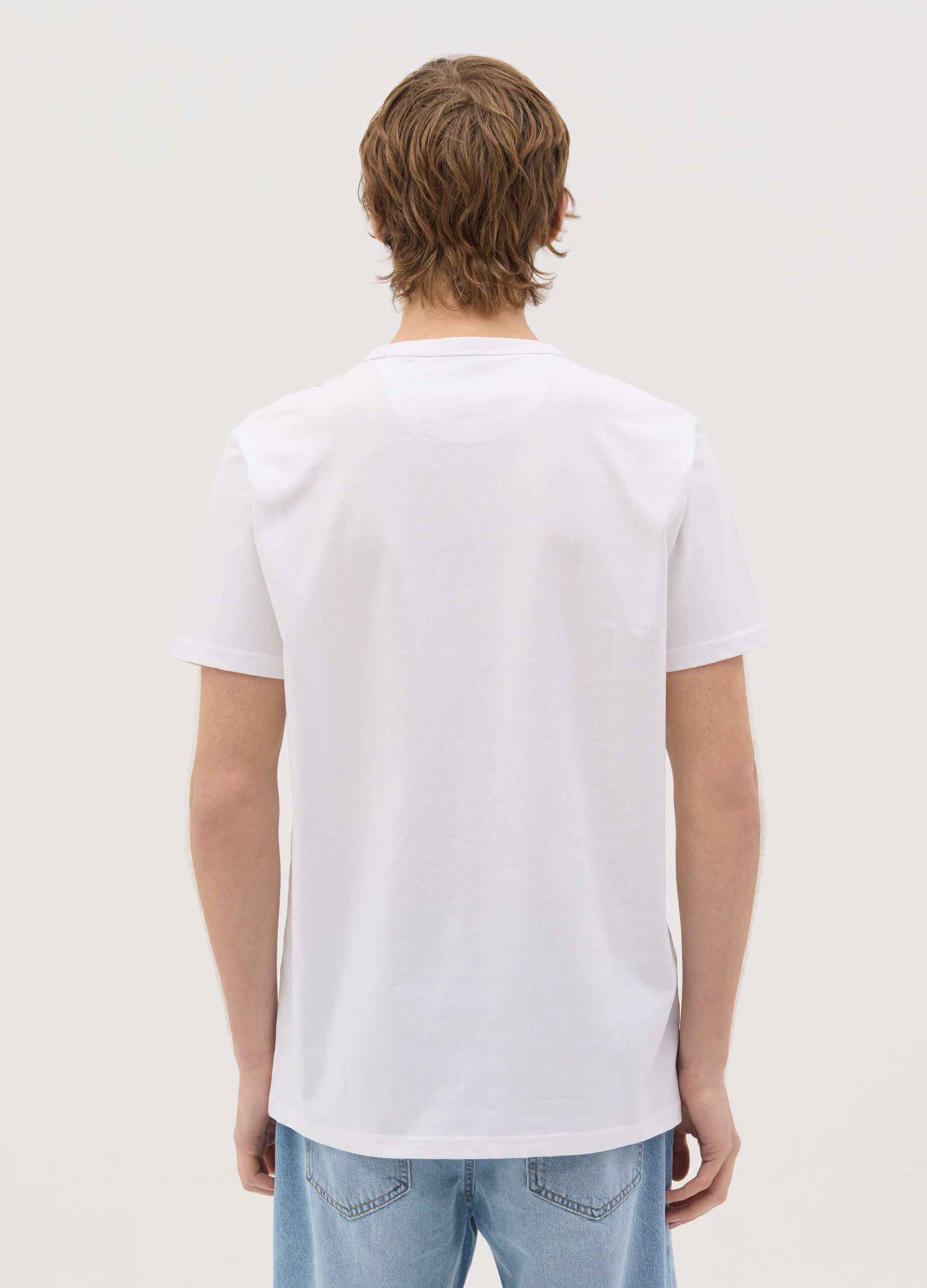 White short-sleeved T-shirt with lightning print