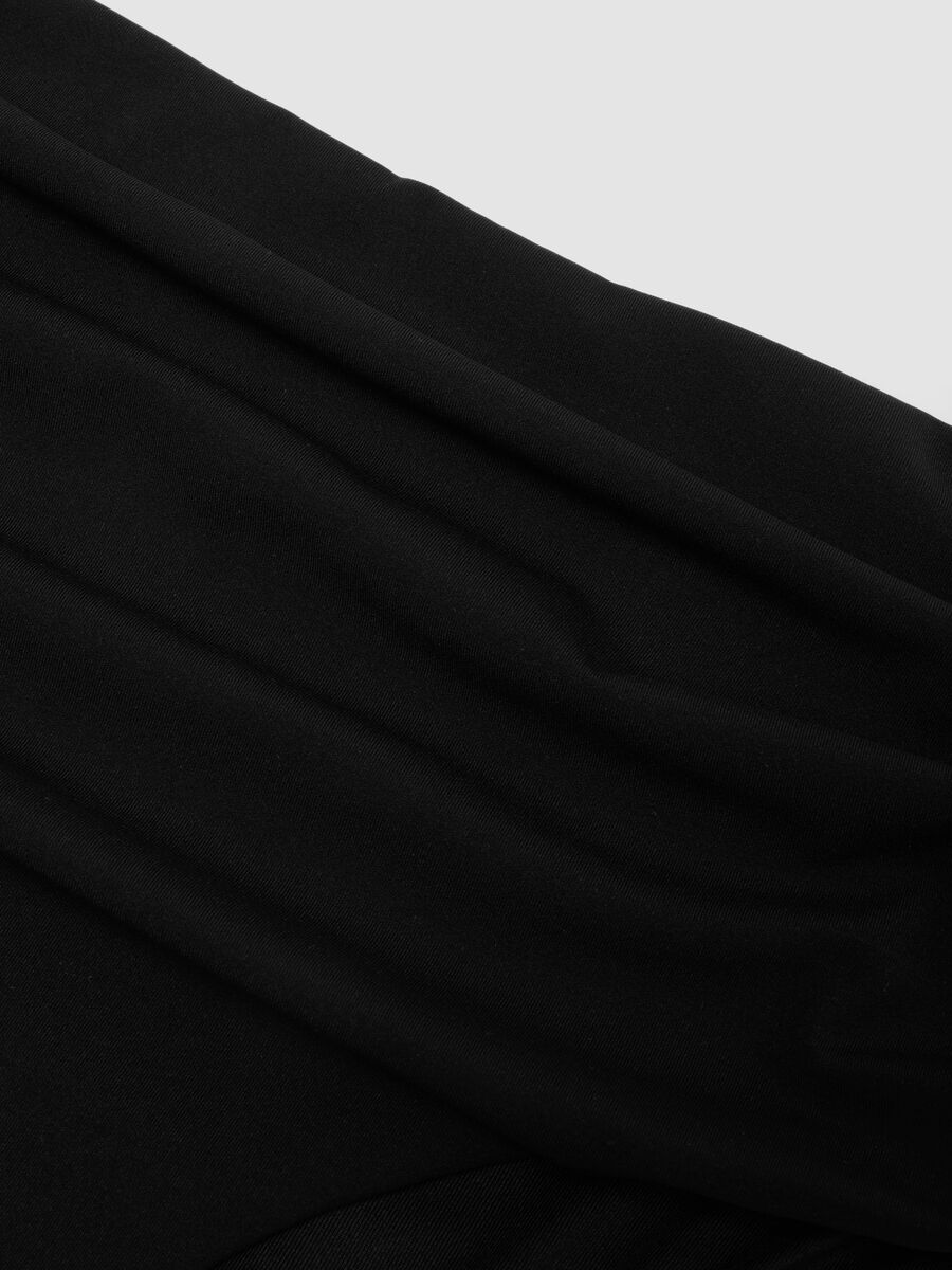 Slip bikini neri in tessuto elasticizzato a vita alta con effetto shaping_5