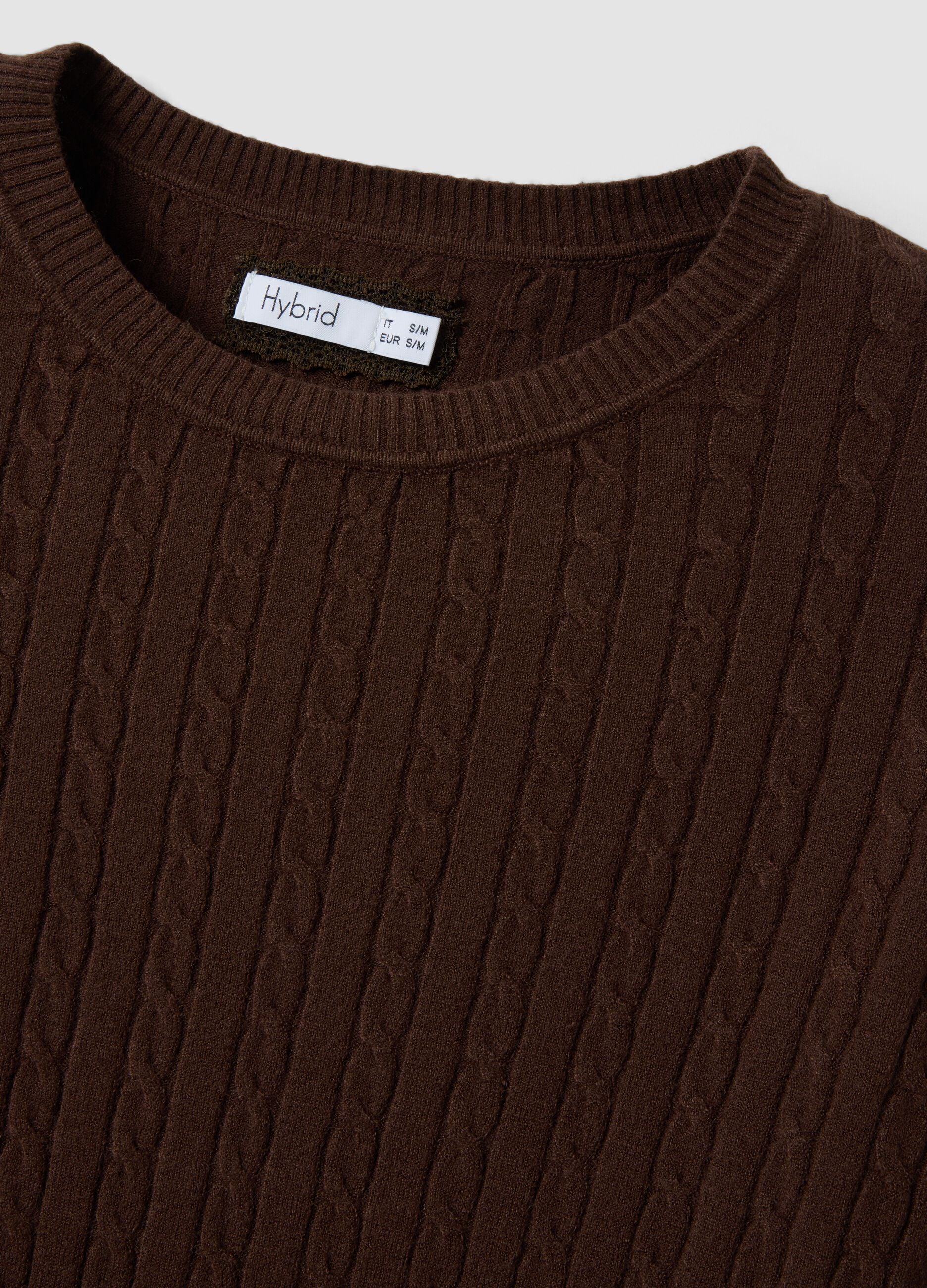 Maglia marrone in misto viscosa a trecce regular fit