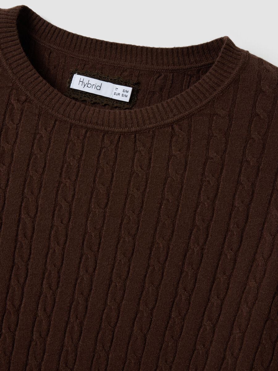 Maglia marrone in misto viscosa a trecce regular fit_1