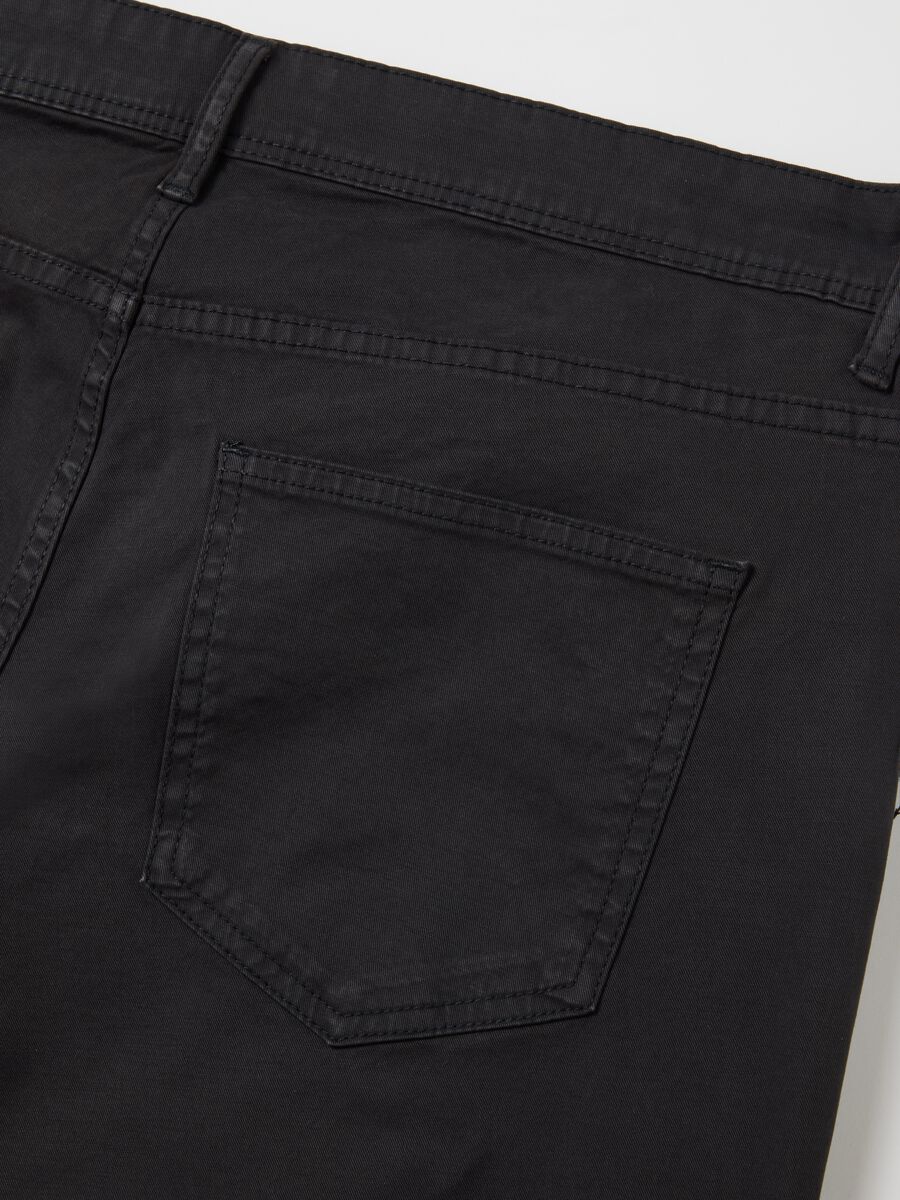 Black regular fit stretch cotton trousers_5