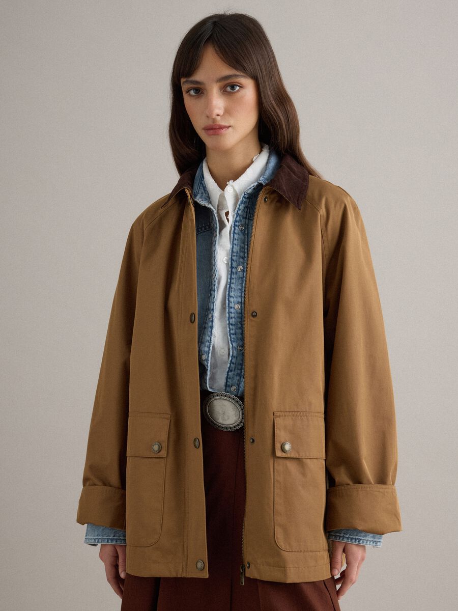 Giacca in misto cotone marrone regular fit con colletto a contrasto_1