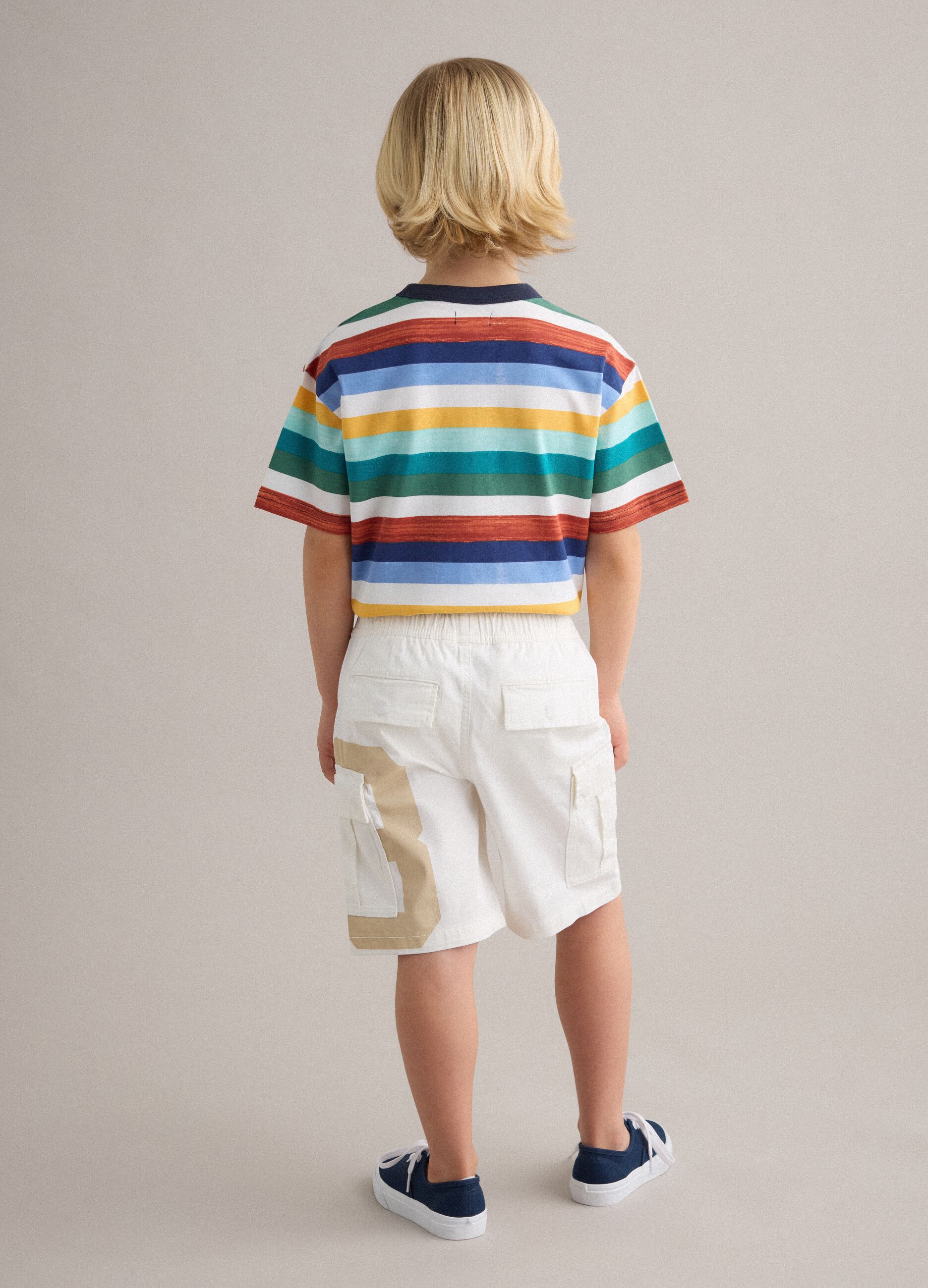 Multicolour stretchy cotton cargo shorts for kids with a baggy fit
