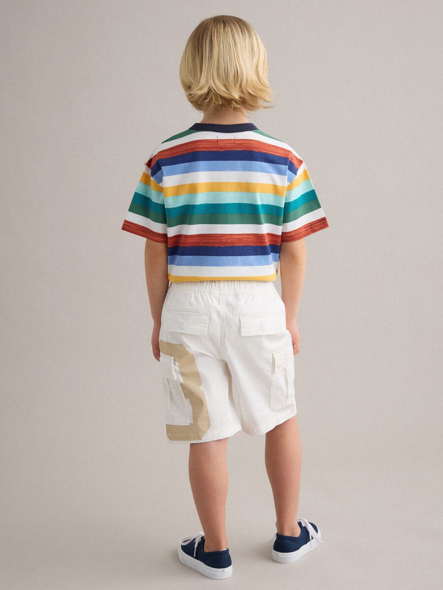 Multicolour stretchy cotton cargo shorts for kids with a baggy fit_1
