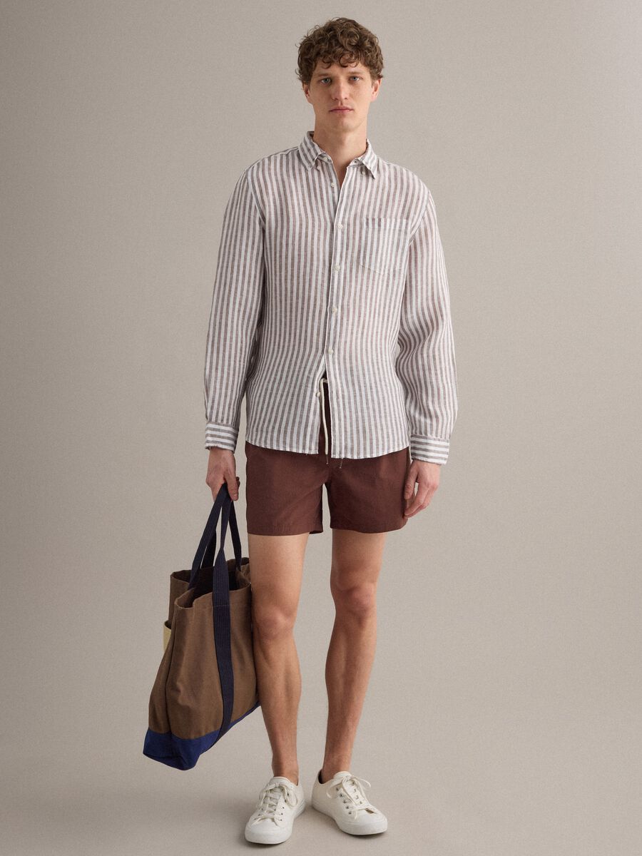 Boxer da mare marrone con vita elasticizzata e coulisse_1