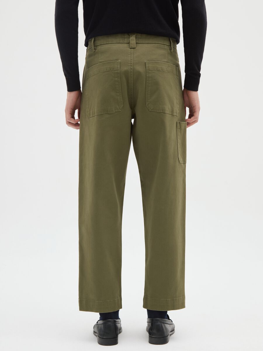 Green stretch cotton carrot fit trousers_2