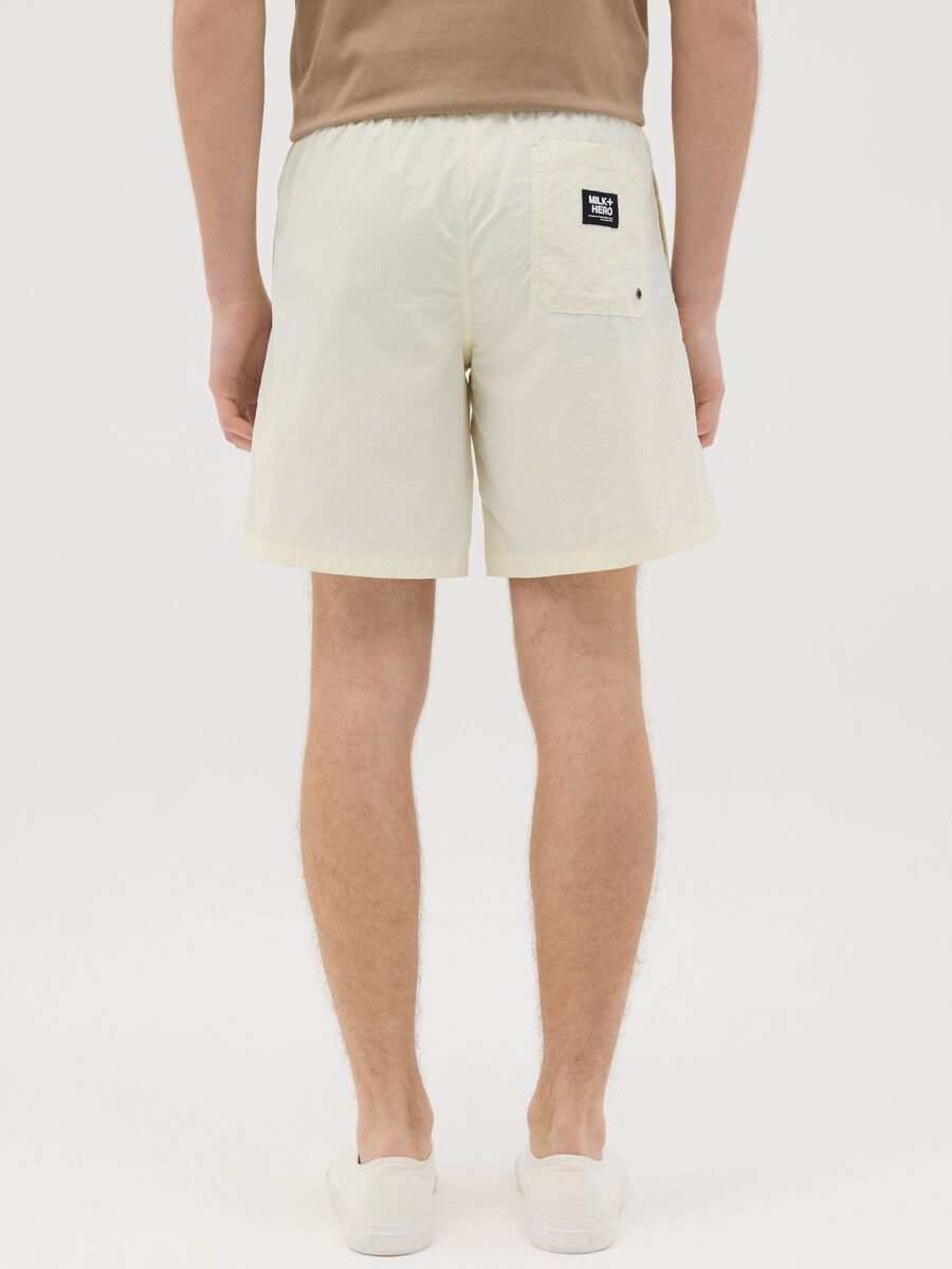 Boxer da uomo in bianco regular fit con elastico e coulisse_2