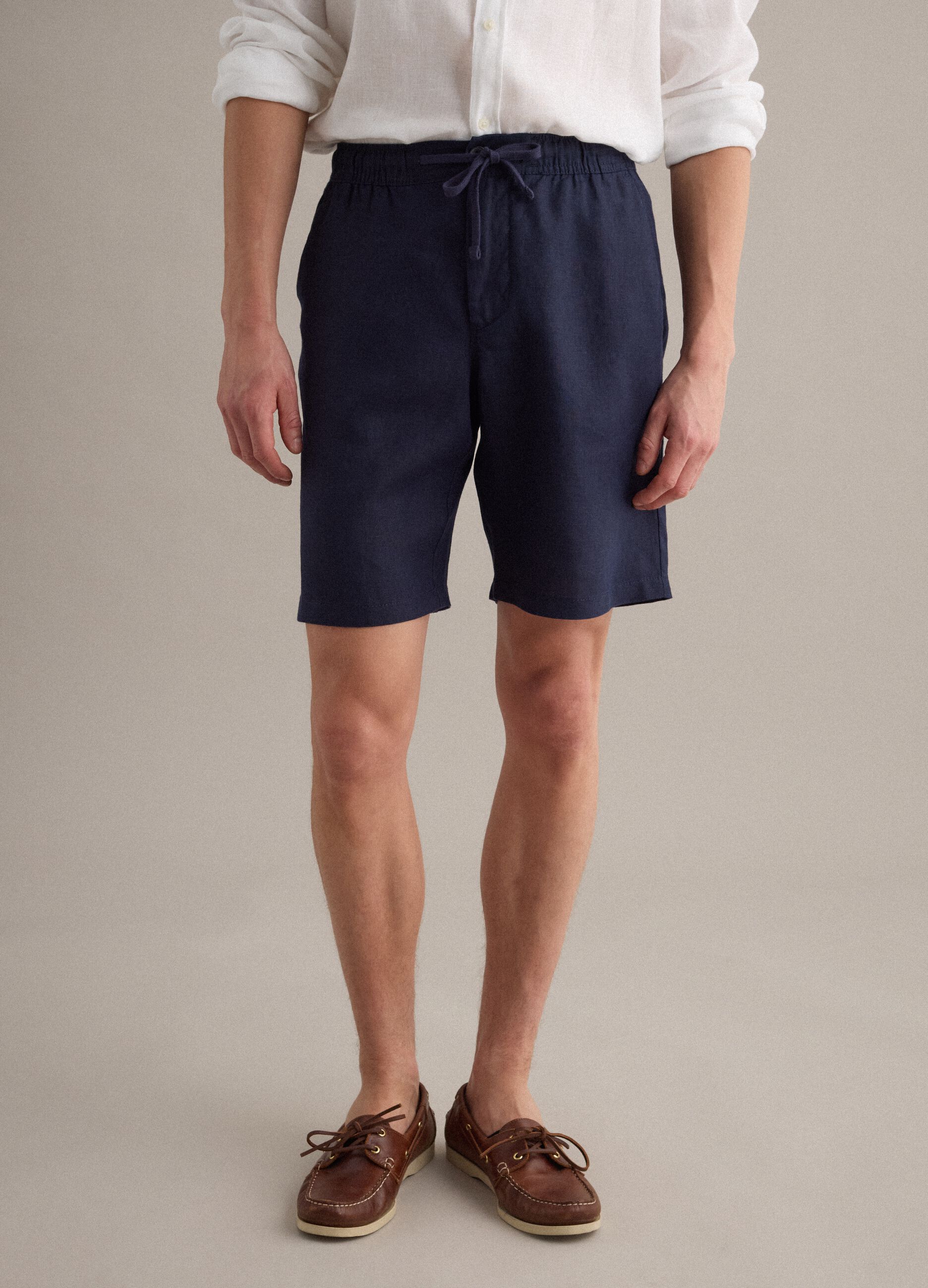 Blue pure linen Bermuda shorts with elasticated waist