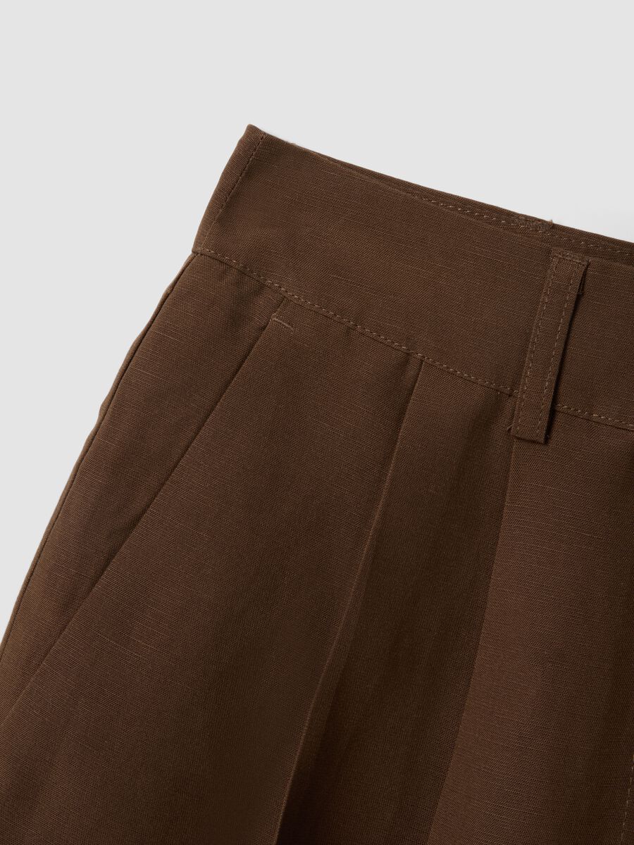 Shorts in misto lyocell e lino marroni regular fit_6