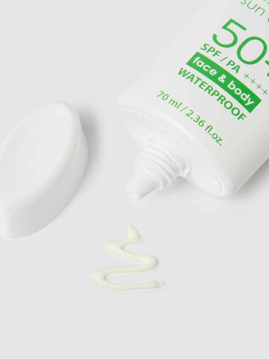 Light Sunscreen - Korean Skincare_1