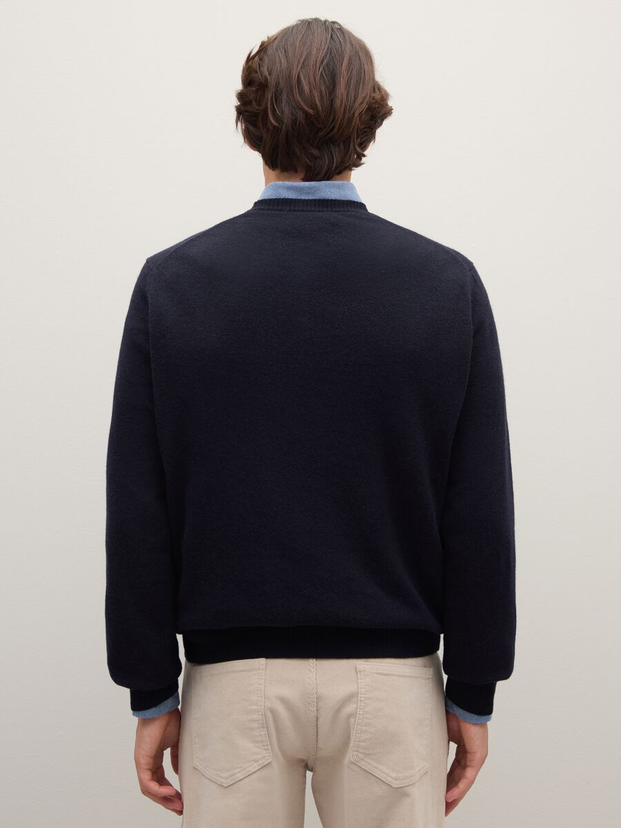 Blue pure lambswool sweater, regular fit with a round neck_3