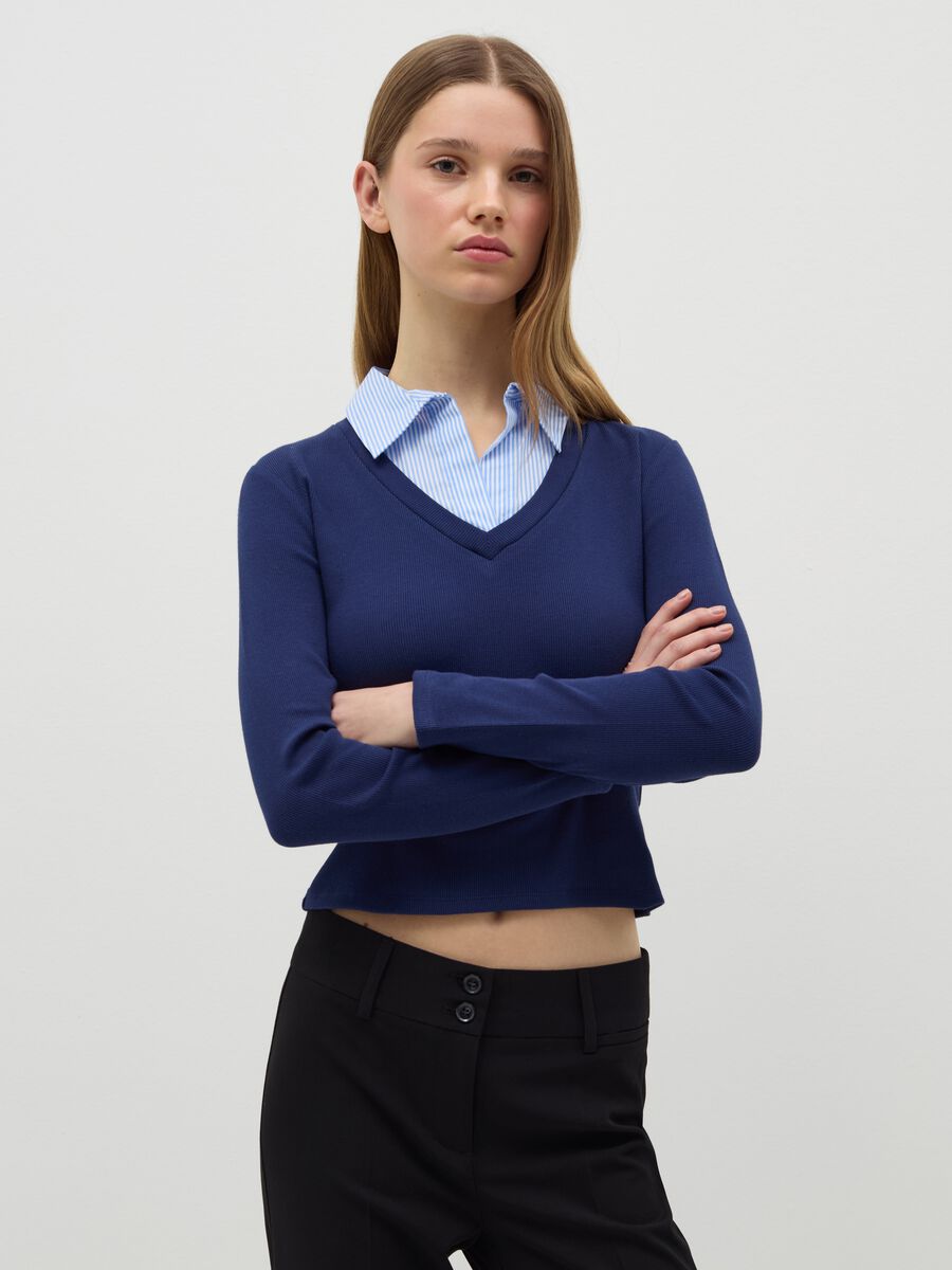 Blue ribbed T-shirt with contrasting collar_0