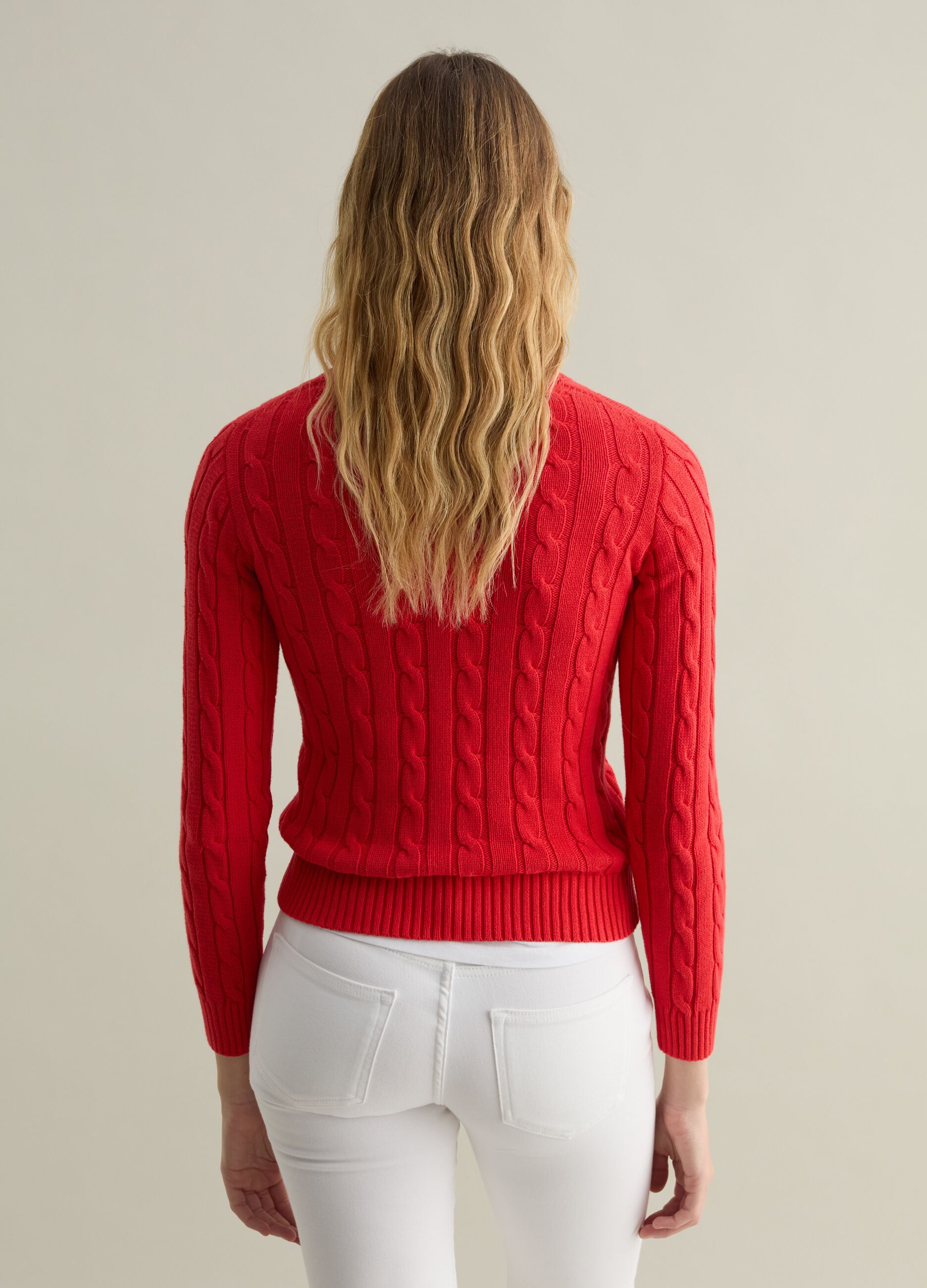 Ribbed pullover with cable-knit design