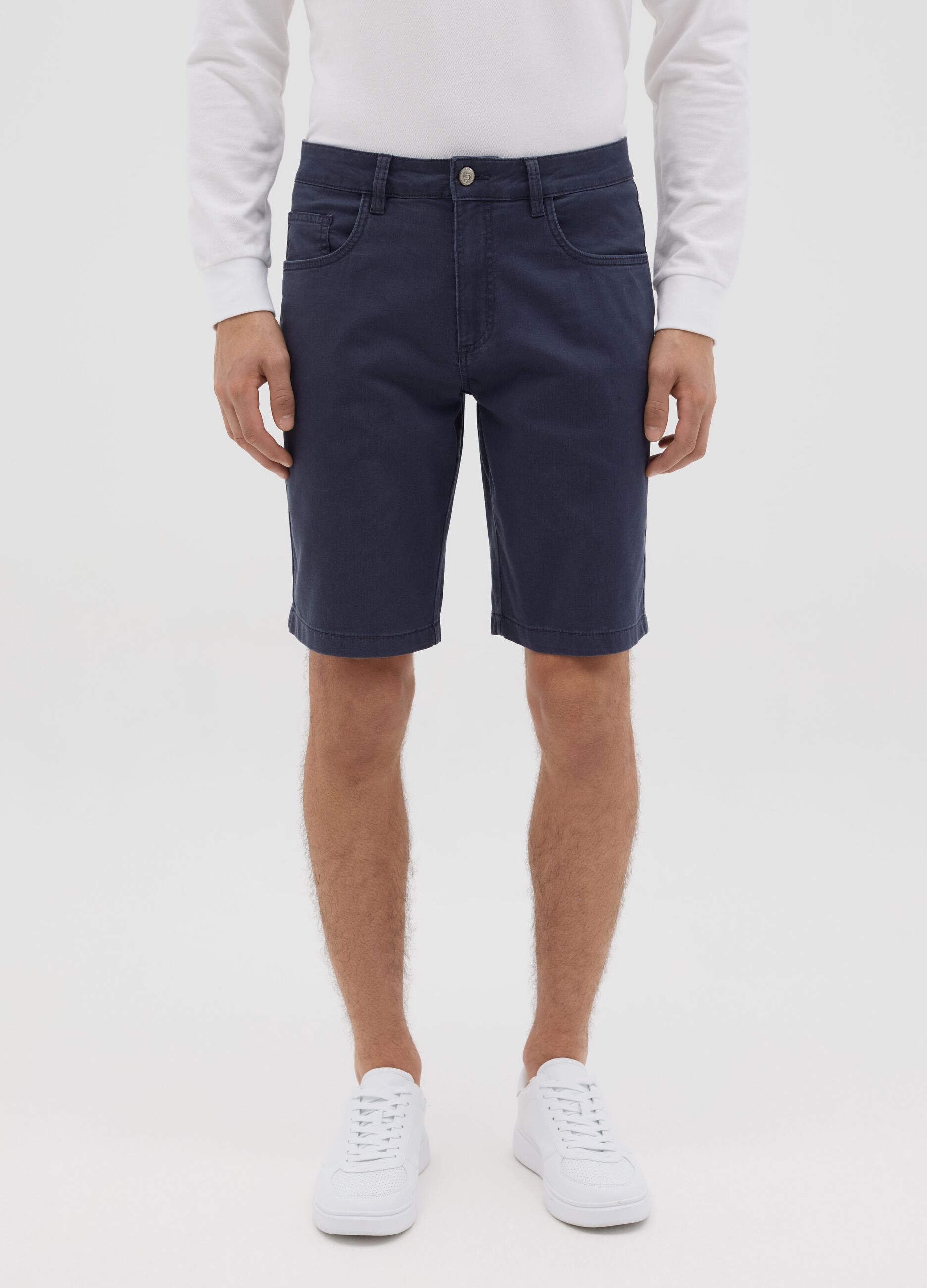 Bermuda da uomo in cotone elasticizzato blu regular fit con tasche