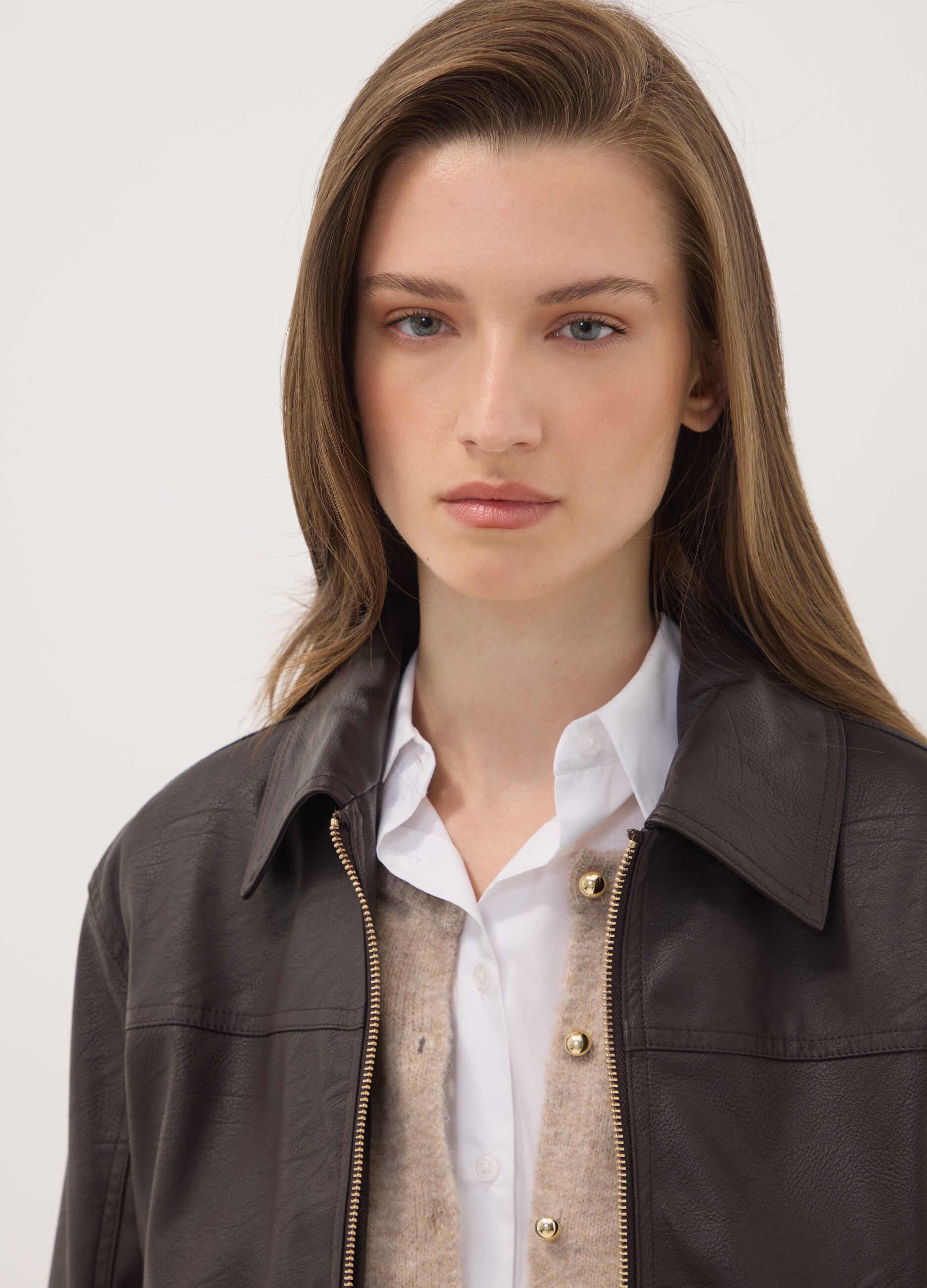 Brown jacket with zip fastening and slim-fit collar
