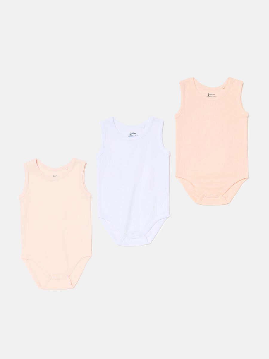 Three-pack sleeveless bodysuits in organic cotton_0