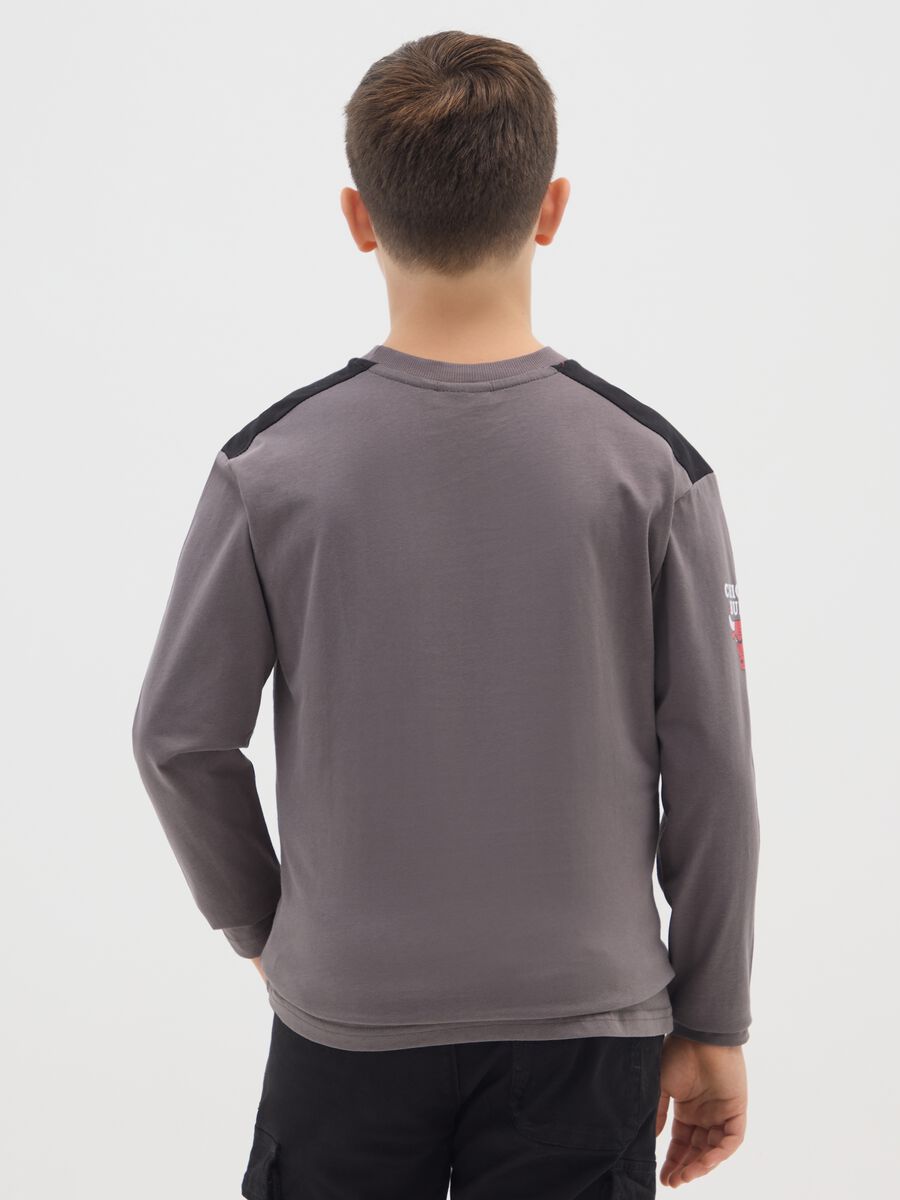 Maglia da ragazzo in puro cotone marrone regular fit con scollo rotondo_1