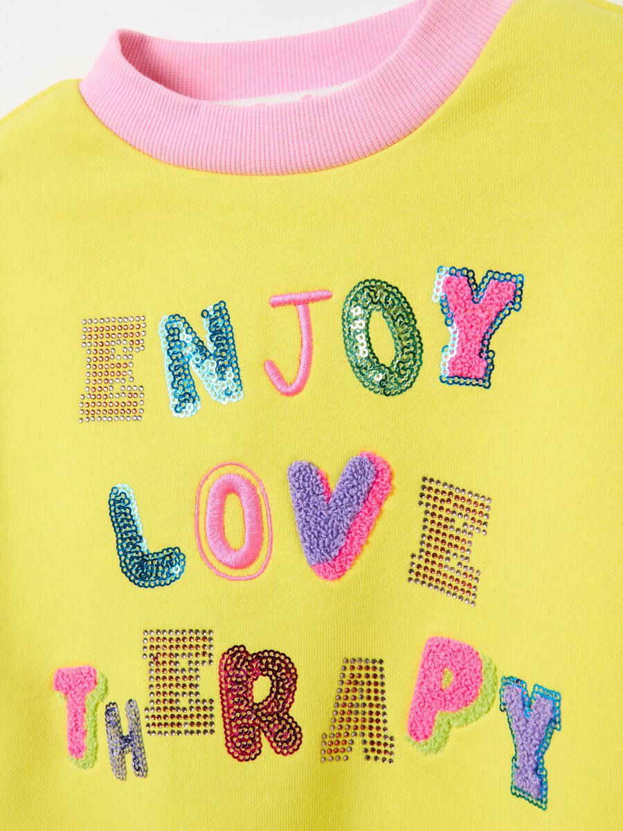 Felpa con applicazione lettering_2