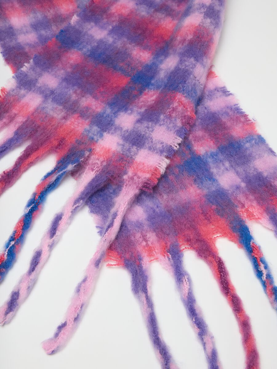Purple scarf in polyester blend_2