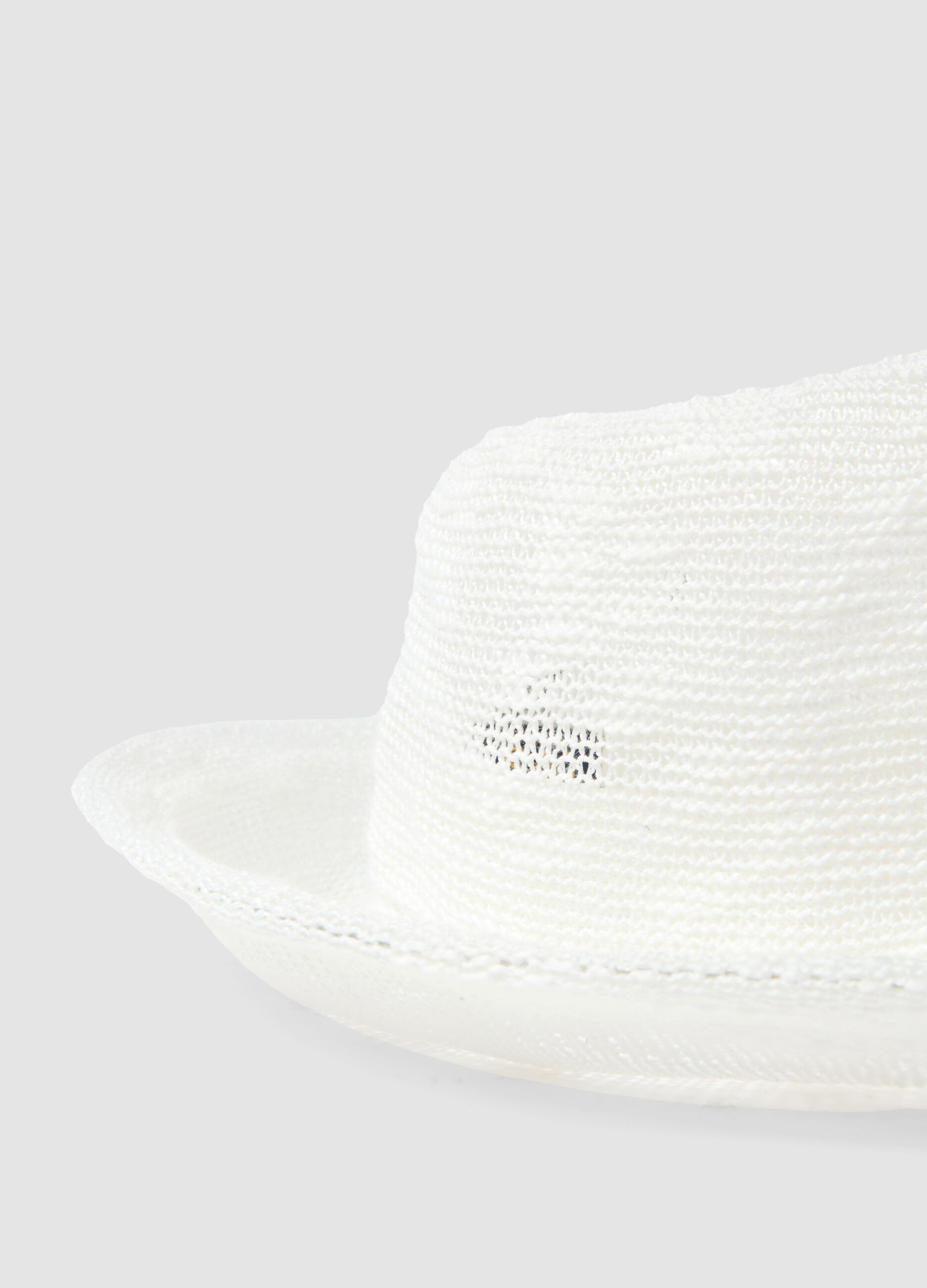 White knitted bucket hat