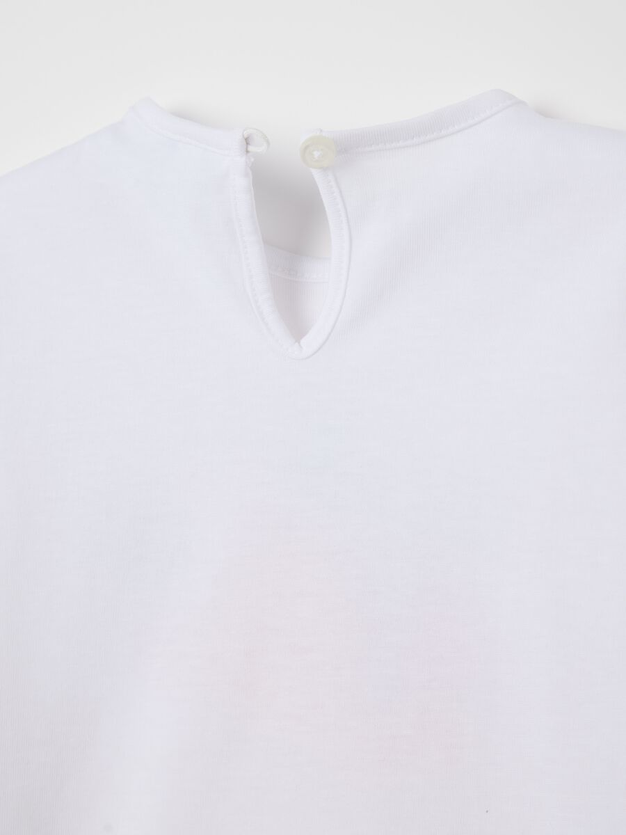 White cotton T-shirt with frills and print_3