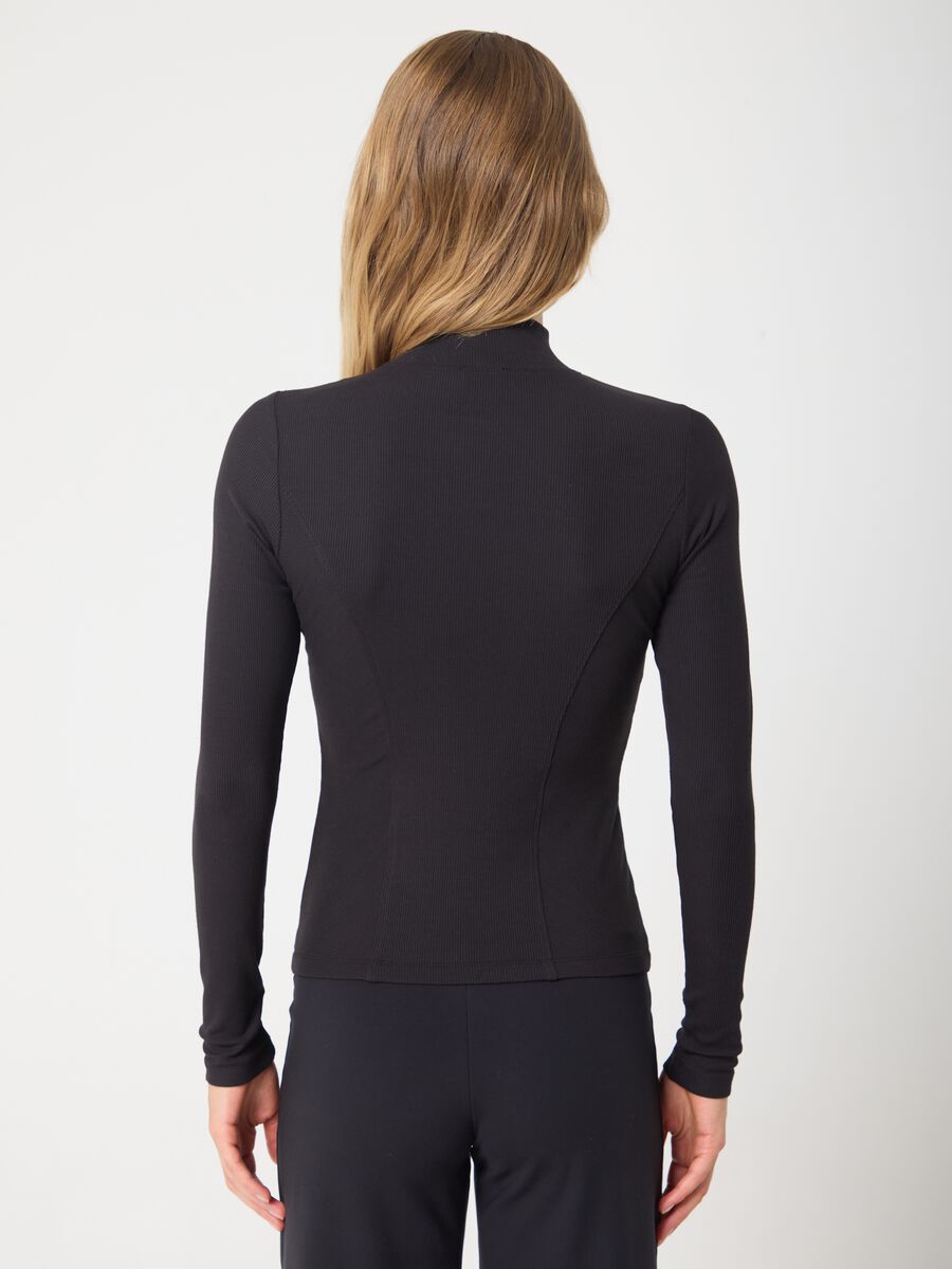 Long Sleeve Mock Neck T-Shirt ALTAVIA STUDIO_2