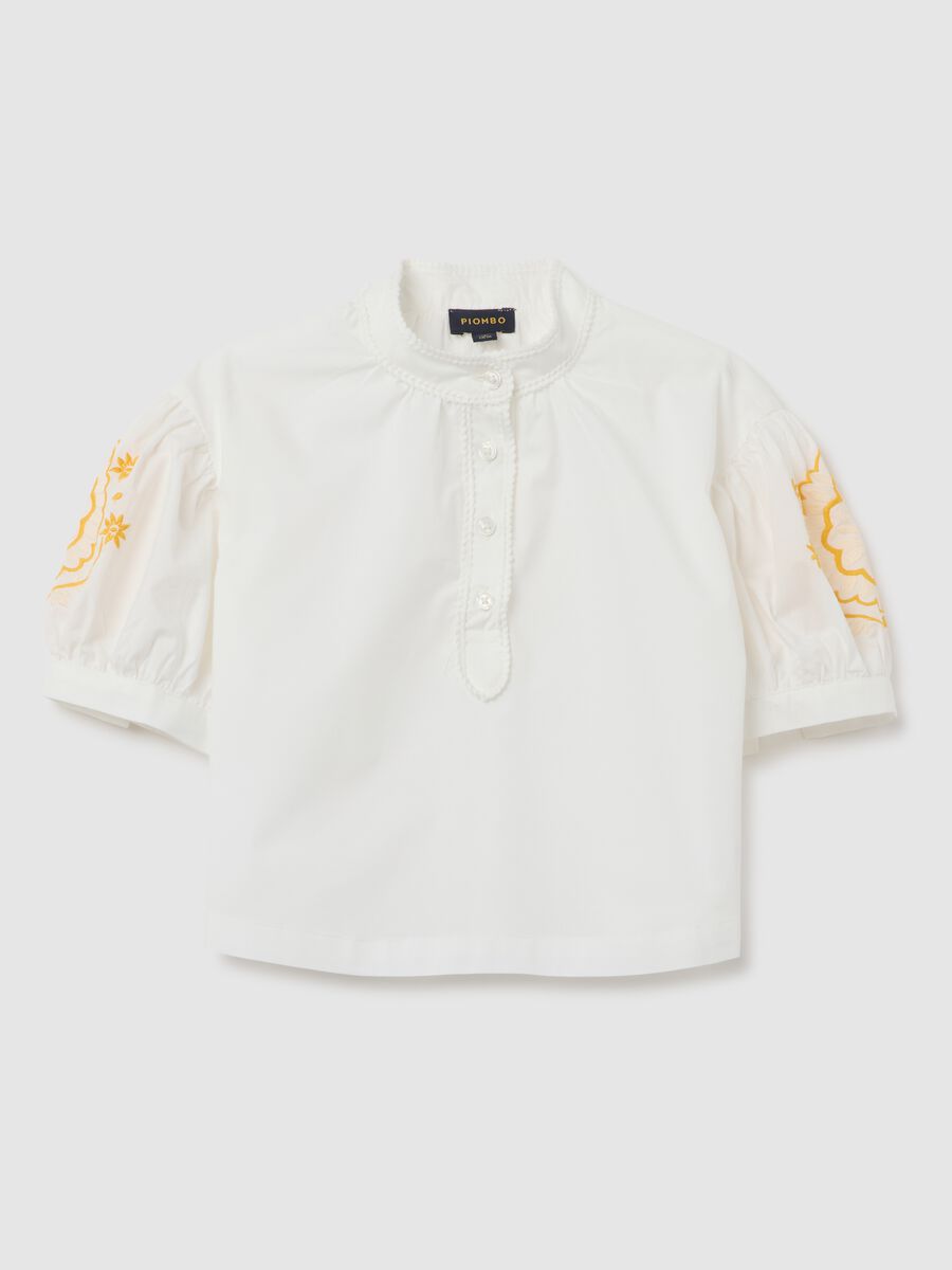 White blouse with embroidered sides in cotton_3