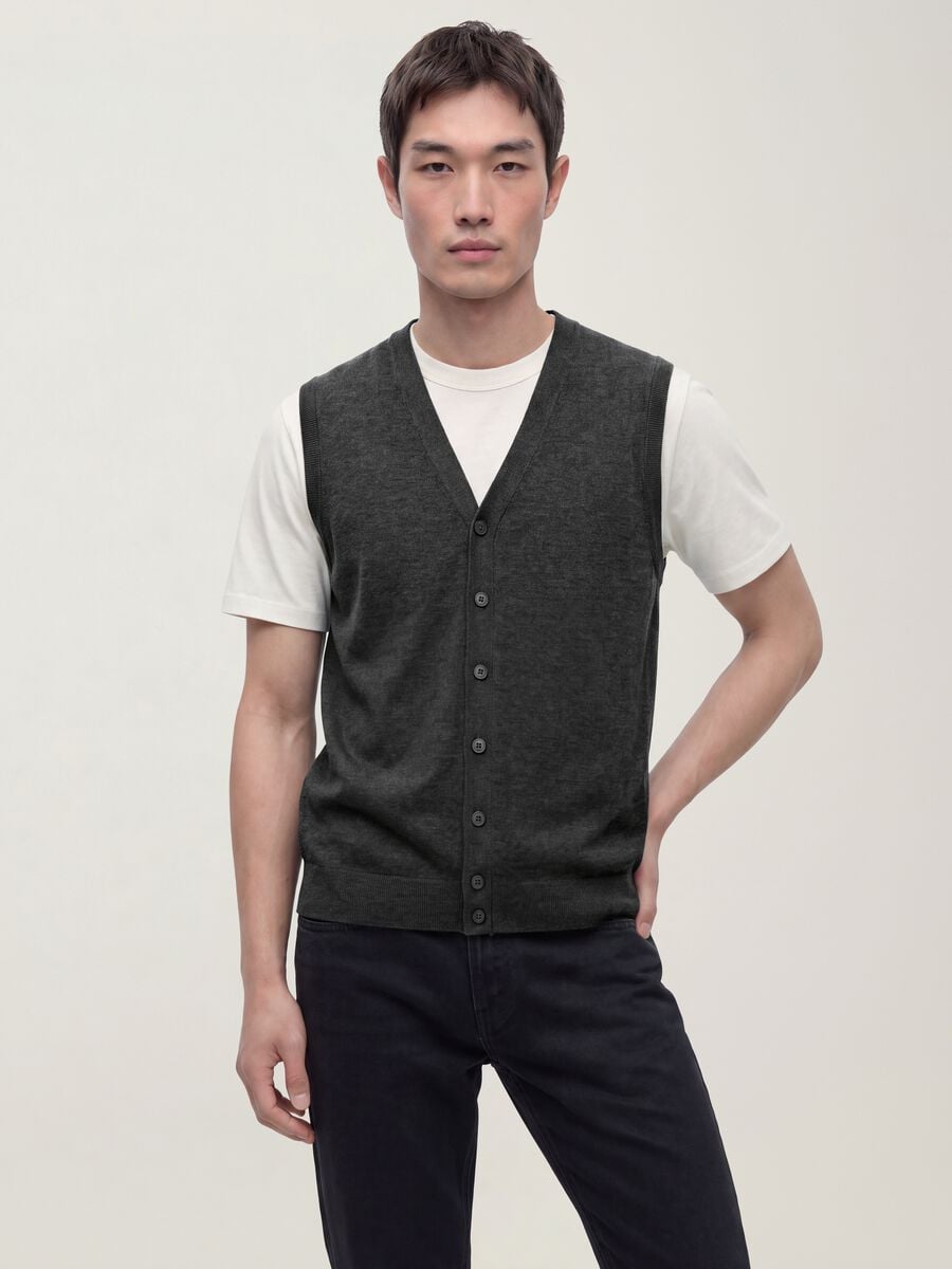 Grey viscose-blend waistcoat with deep V-neck regular fit_0
