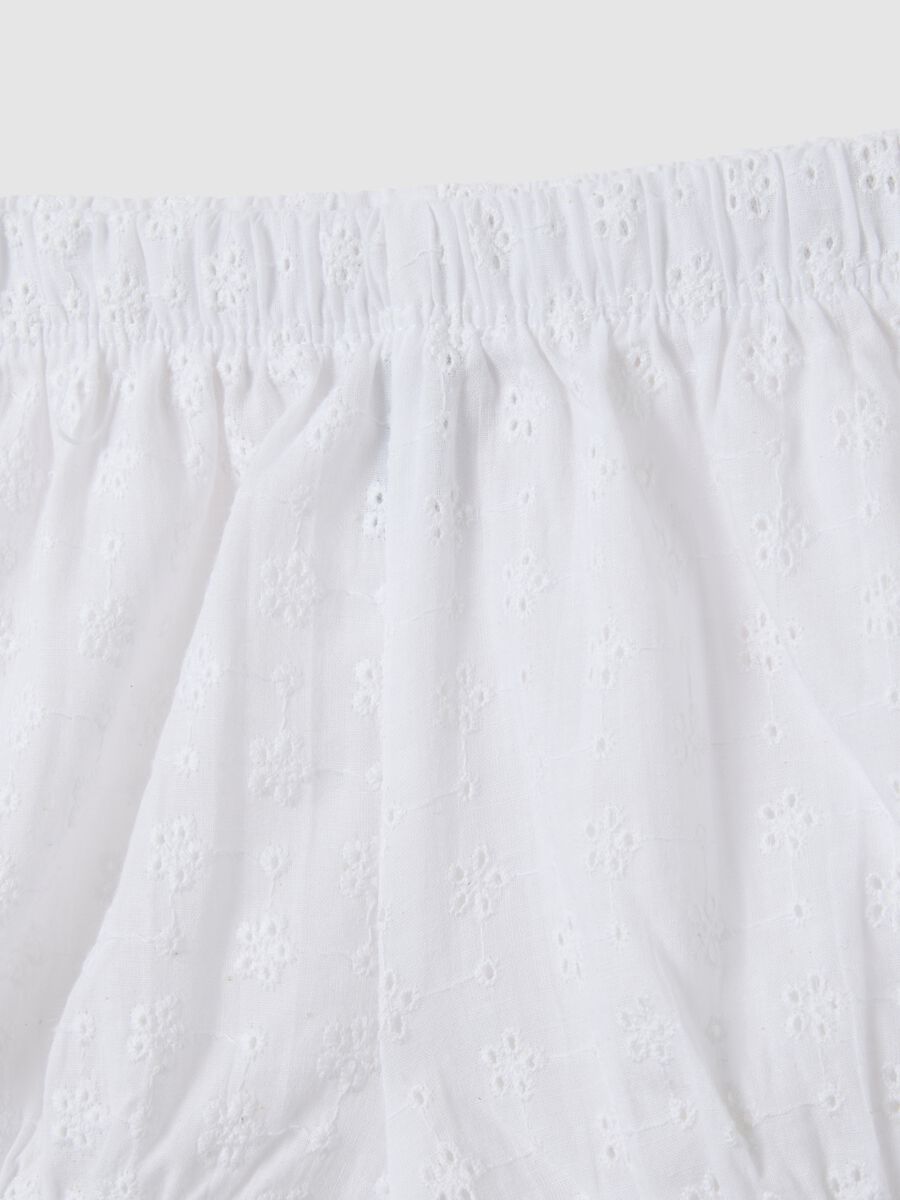 Girls' white regular fit pure cotton shorts_2
