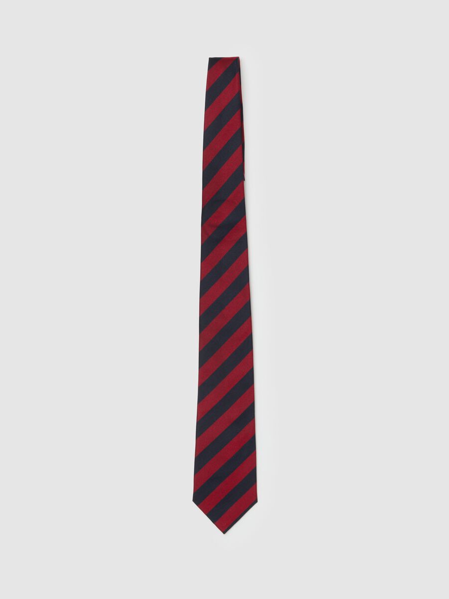 Silk tie with stripes_0