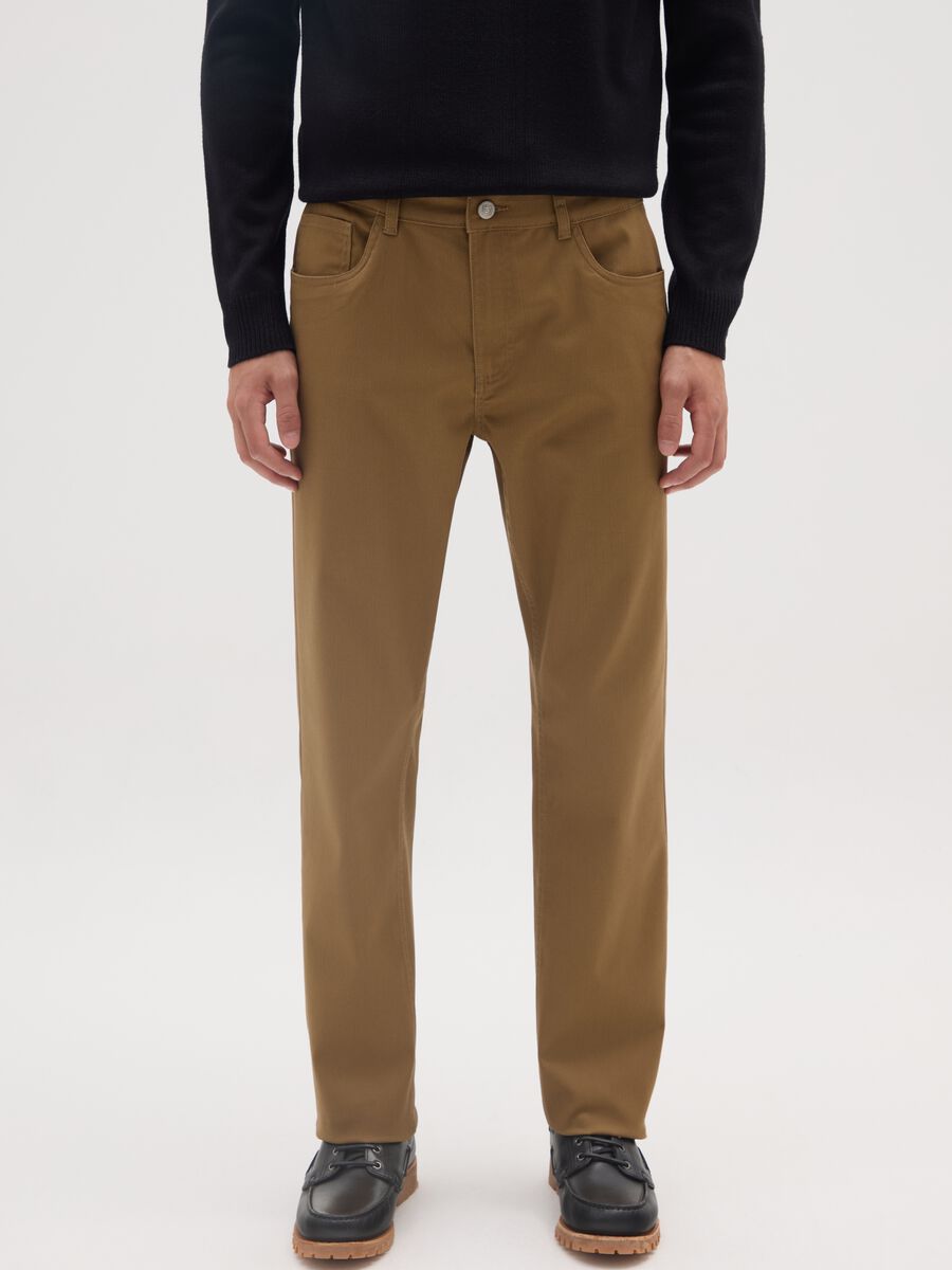 Pantaloni marroni con cinque tasche_1