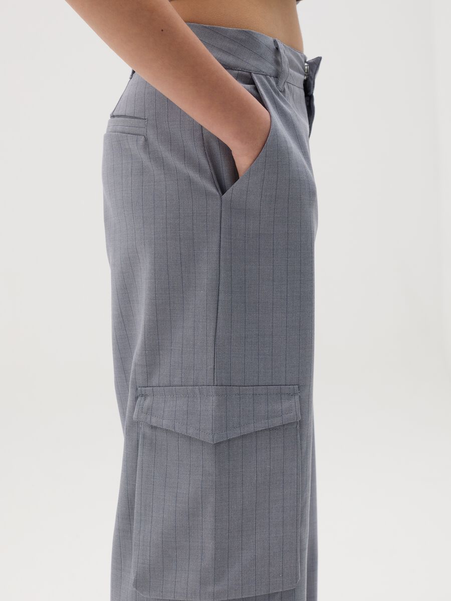 Pantaloni cargo gessati _2