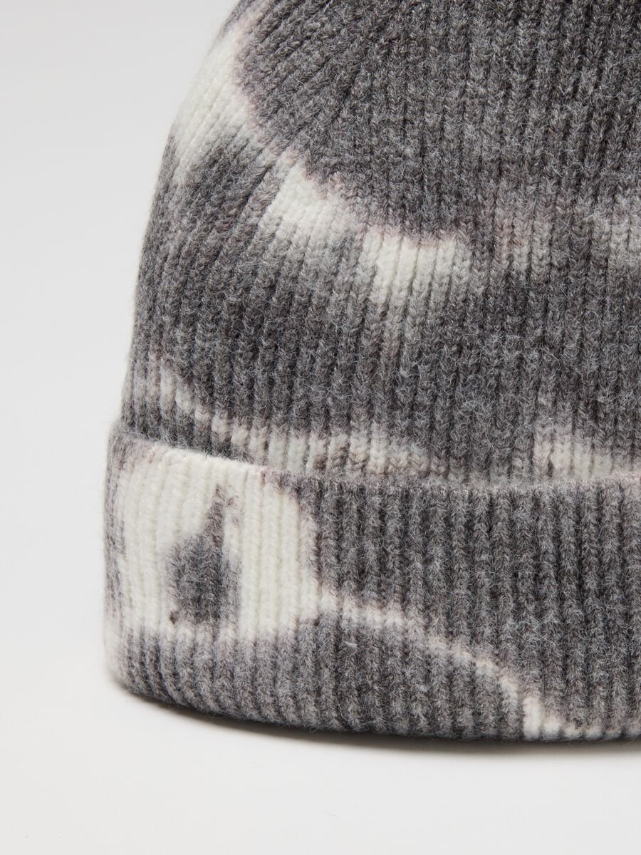 Multicolour grey hat in mixed yarns_2