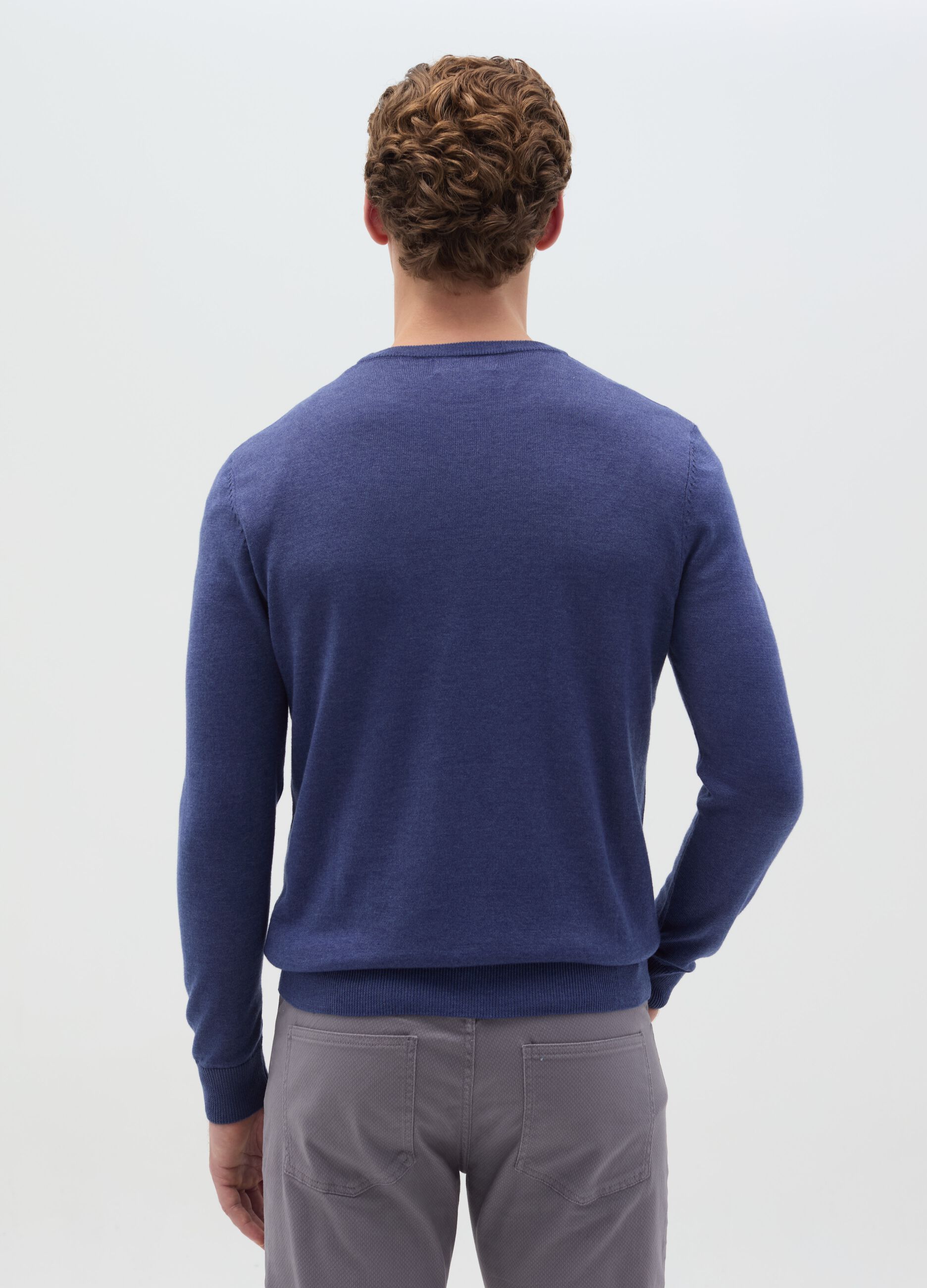 Round neck pullover
