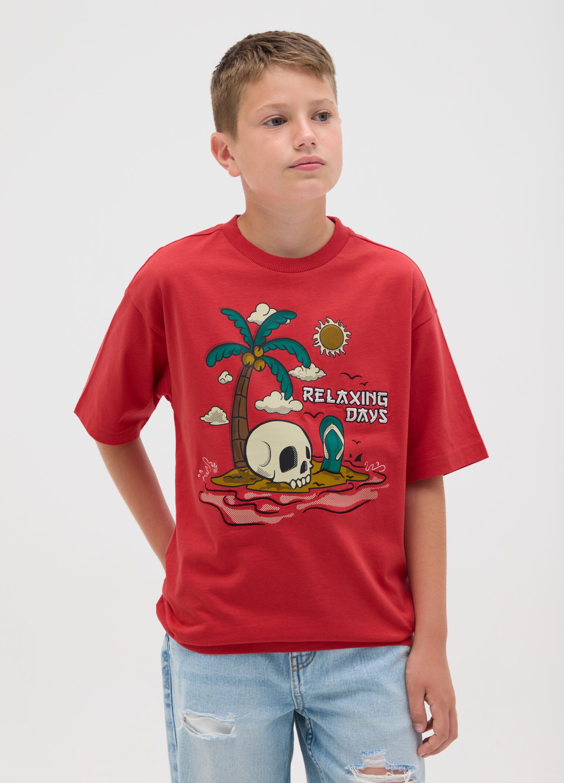 Boy's pure cotton red regular fit T-shirt with print