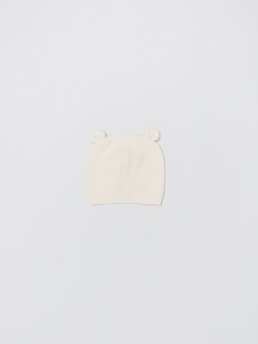 Knitted hat with ears_0