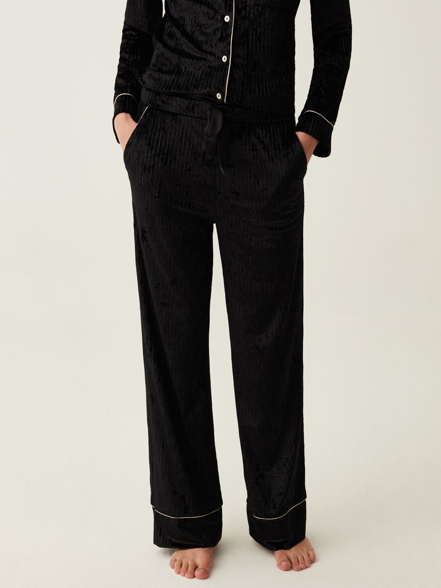Pantalone pigiama a coste piping a contrasto_1